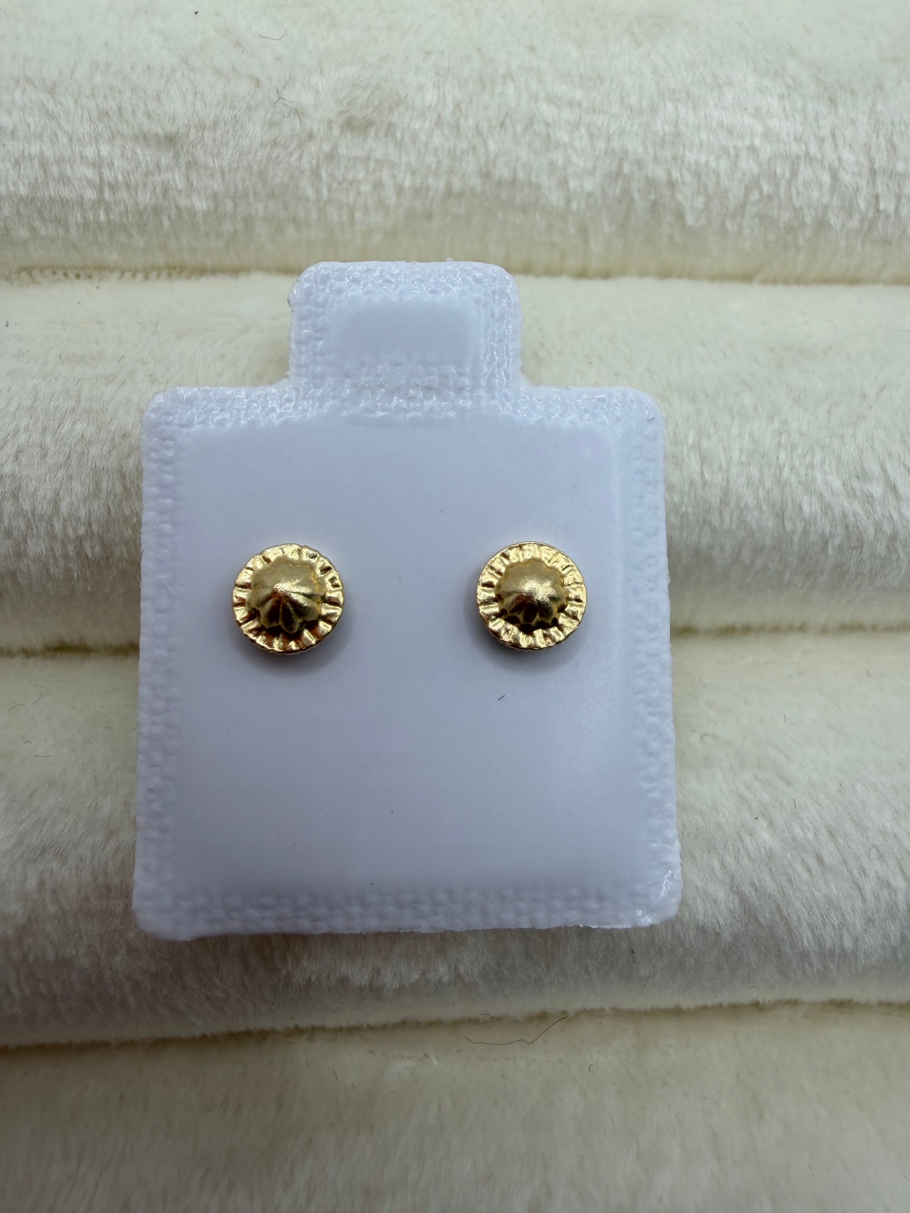 Double- G Earrings 18k