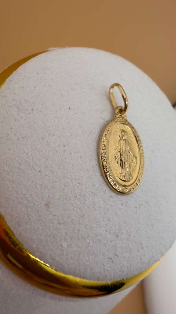 Virgin Milagrosa Pendant 18k