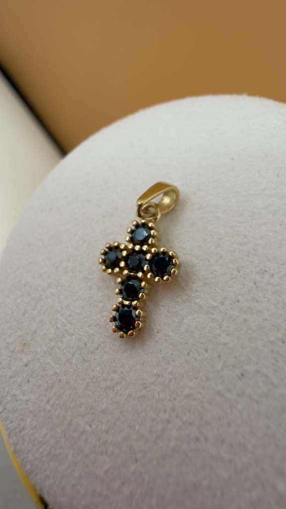 Black Cross Pendant 18k.