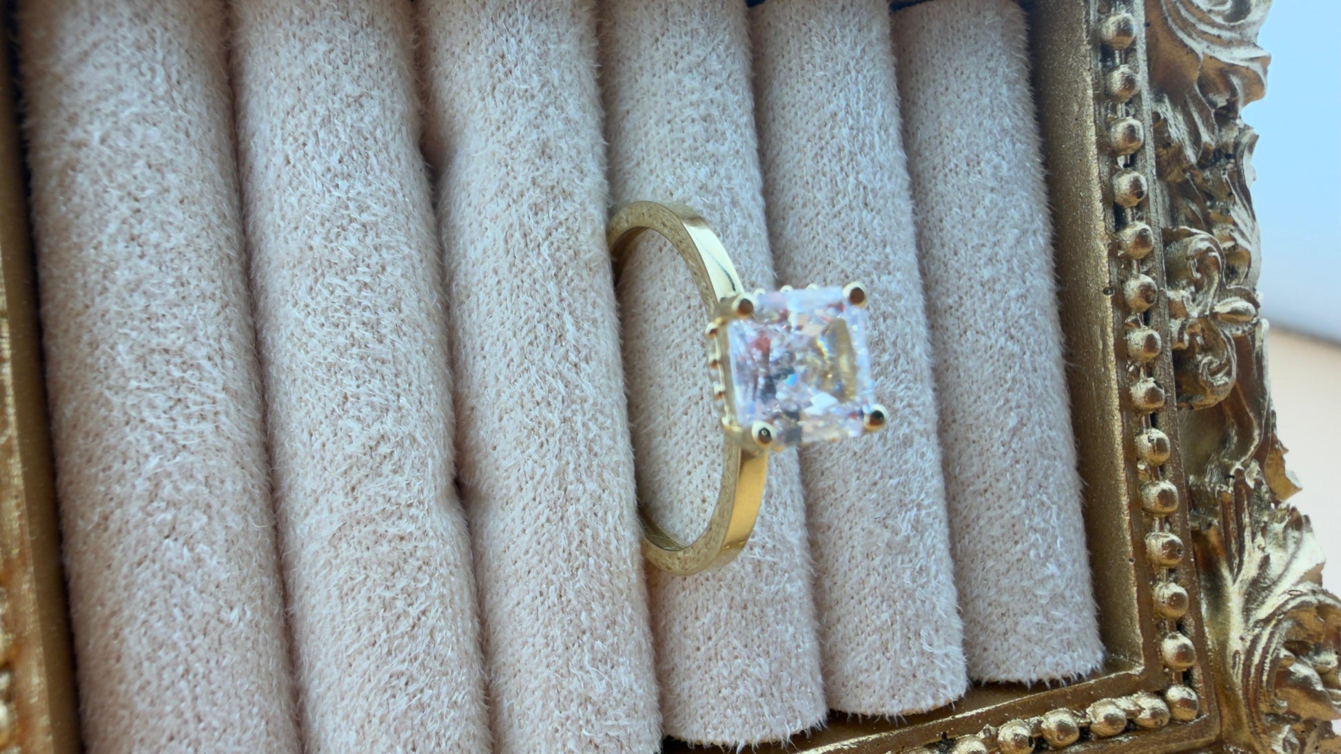 Solitary Square Cut Ring 18k, # 6,7,8
