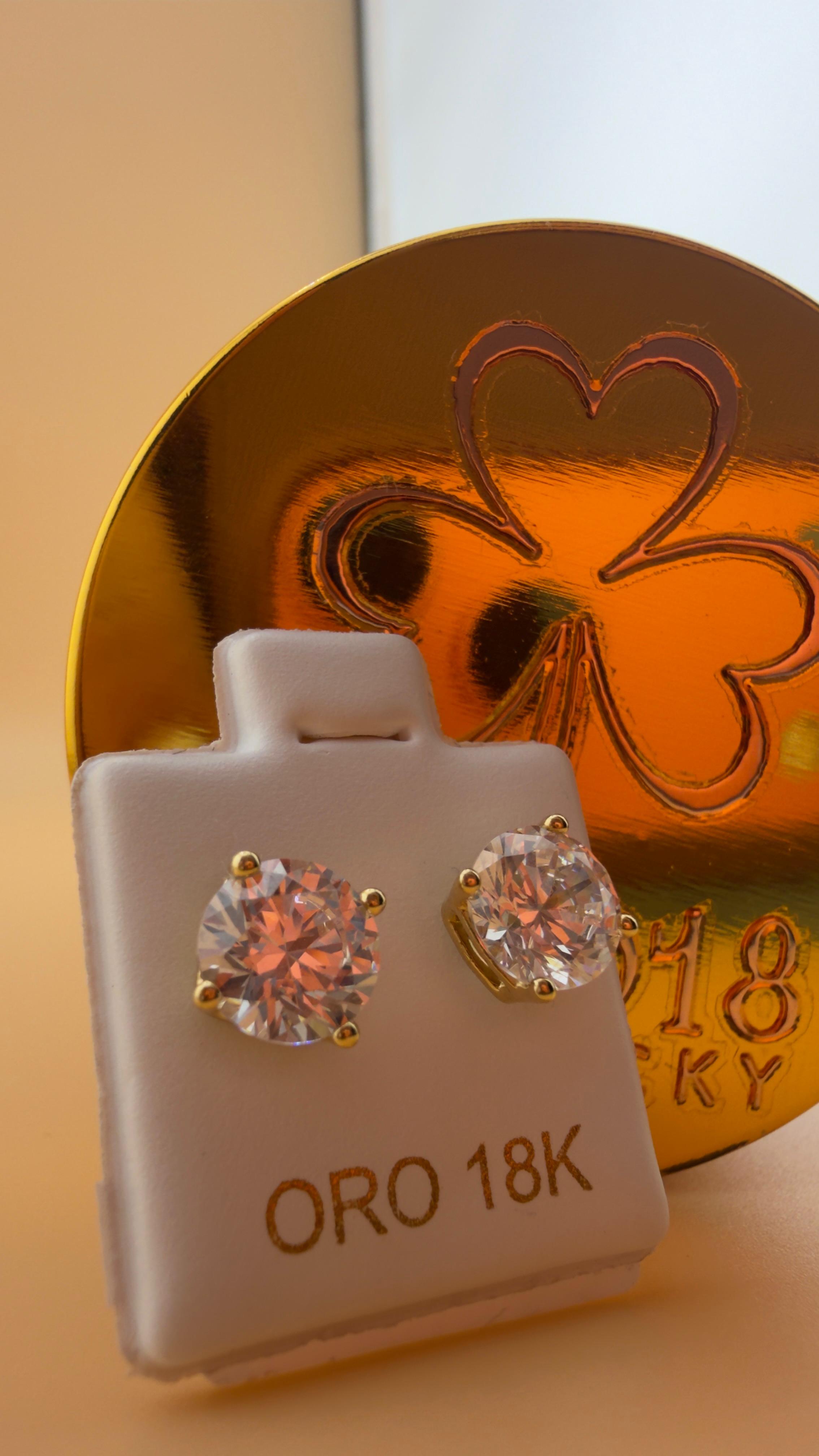 Sparkle Stud Earrings 18k