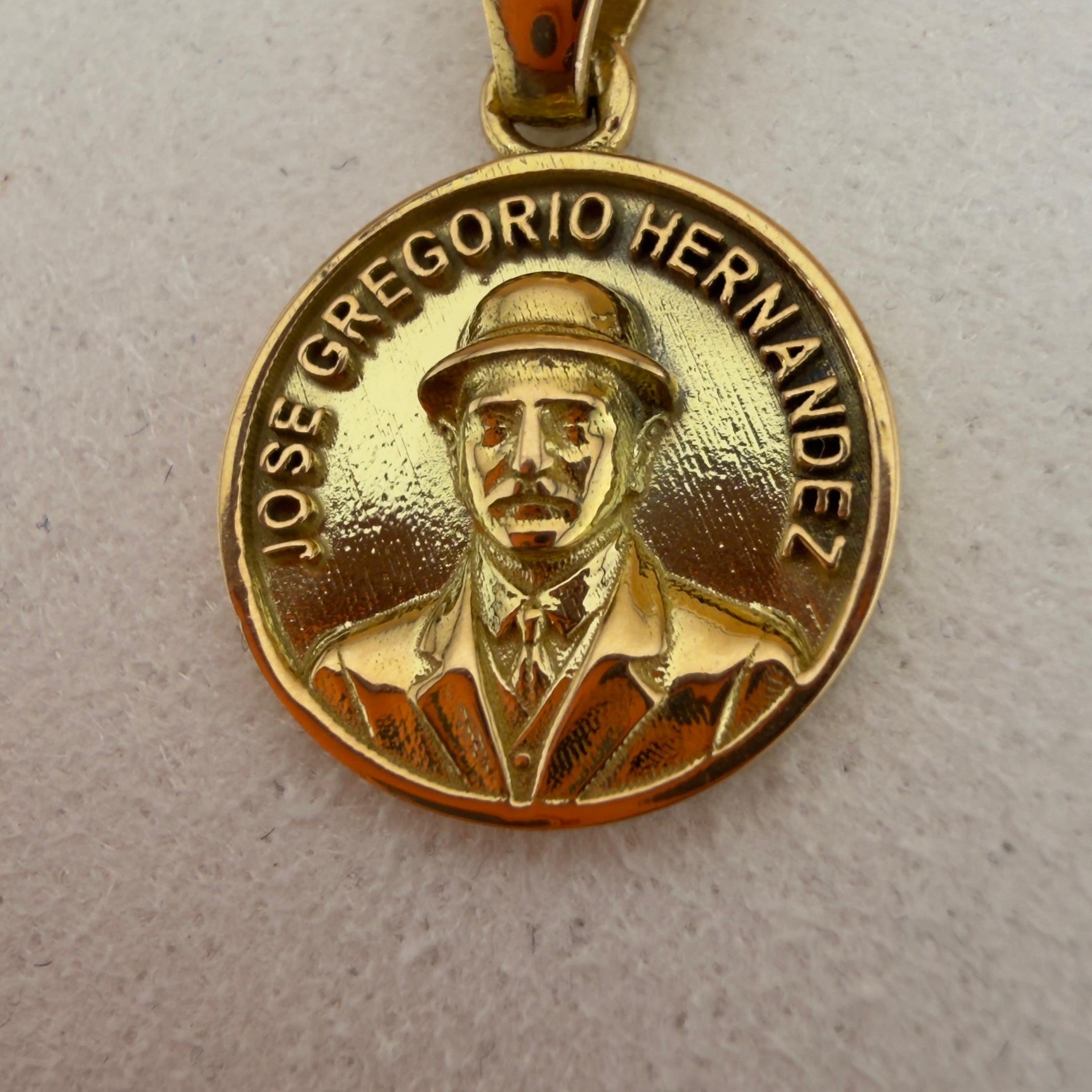 Jose Gregorio Pendant 18k