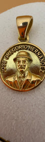 Jose Gregorio Pendant 18k