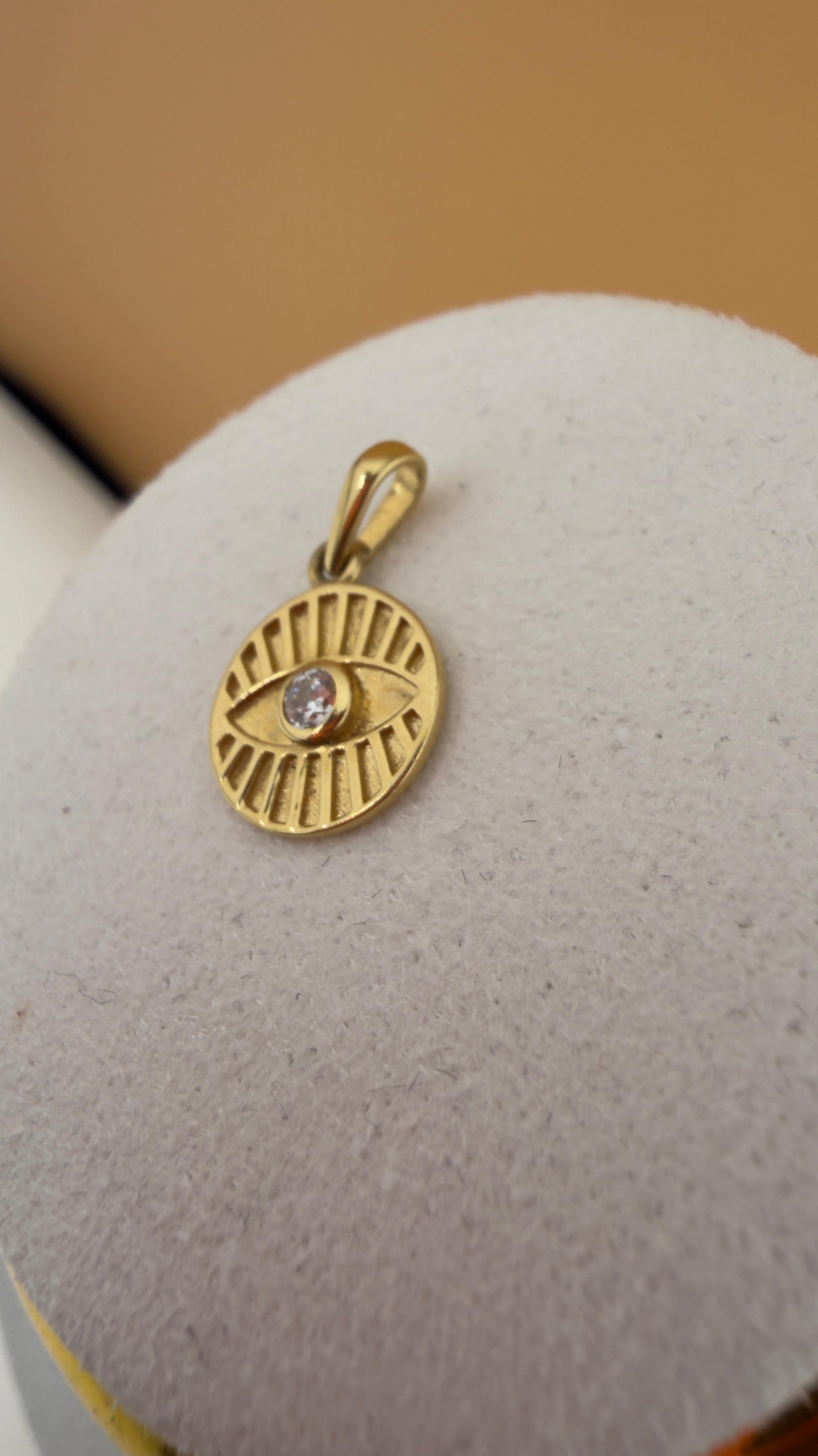 Iris Gold Pendant 18k.