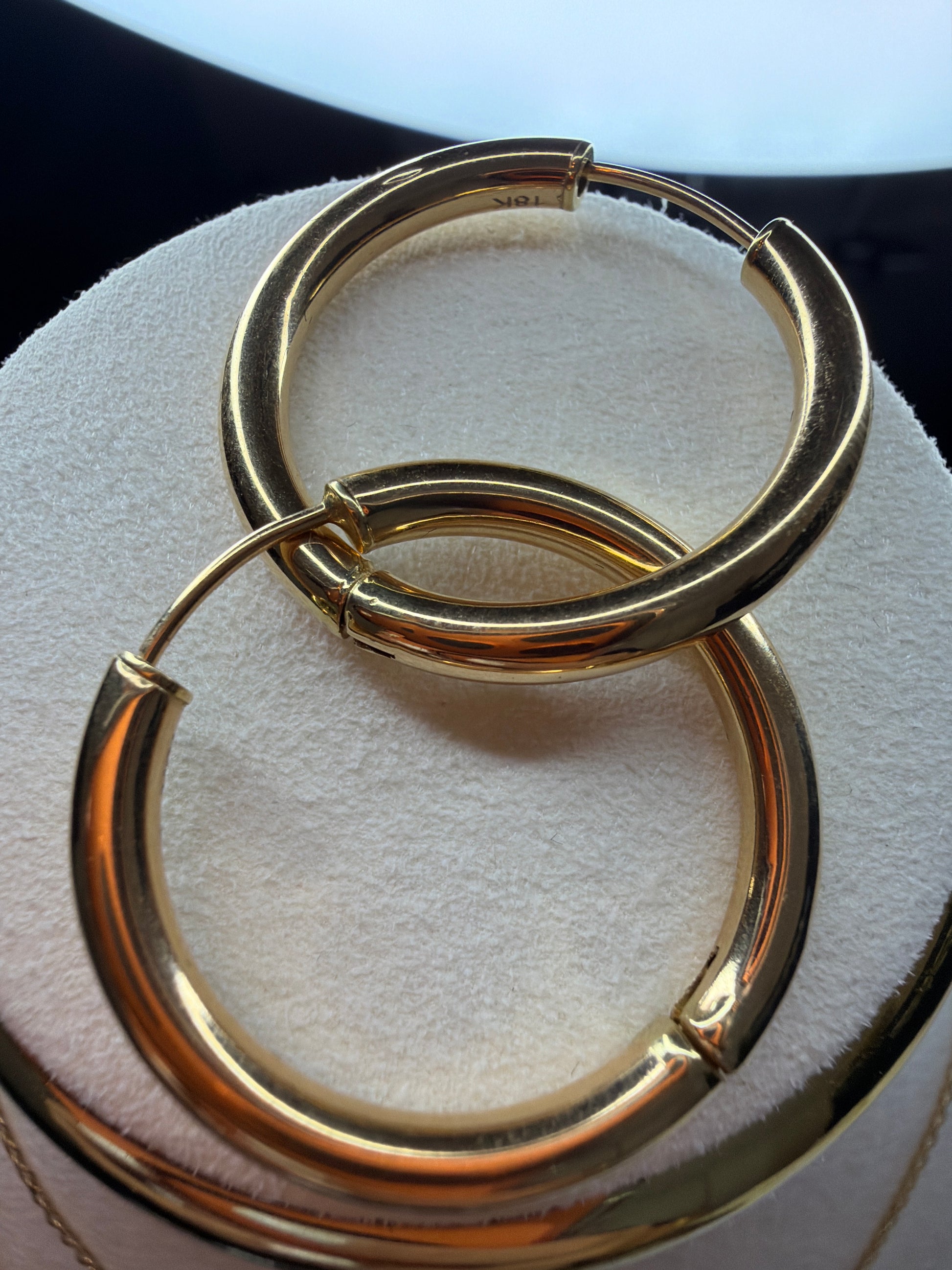 Classic hoops 18K