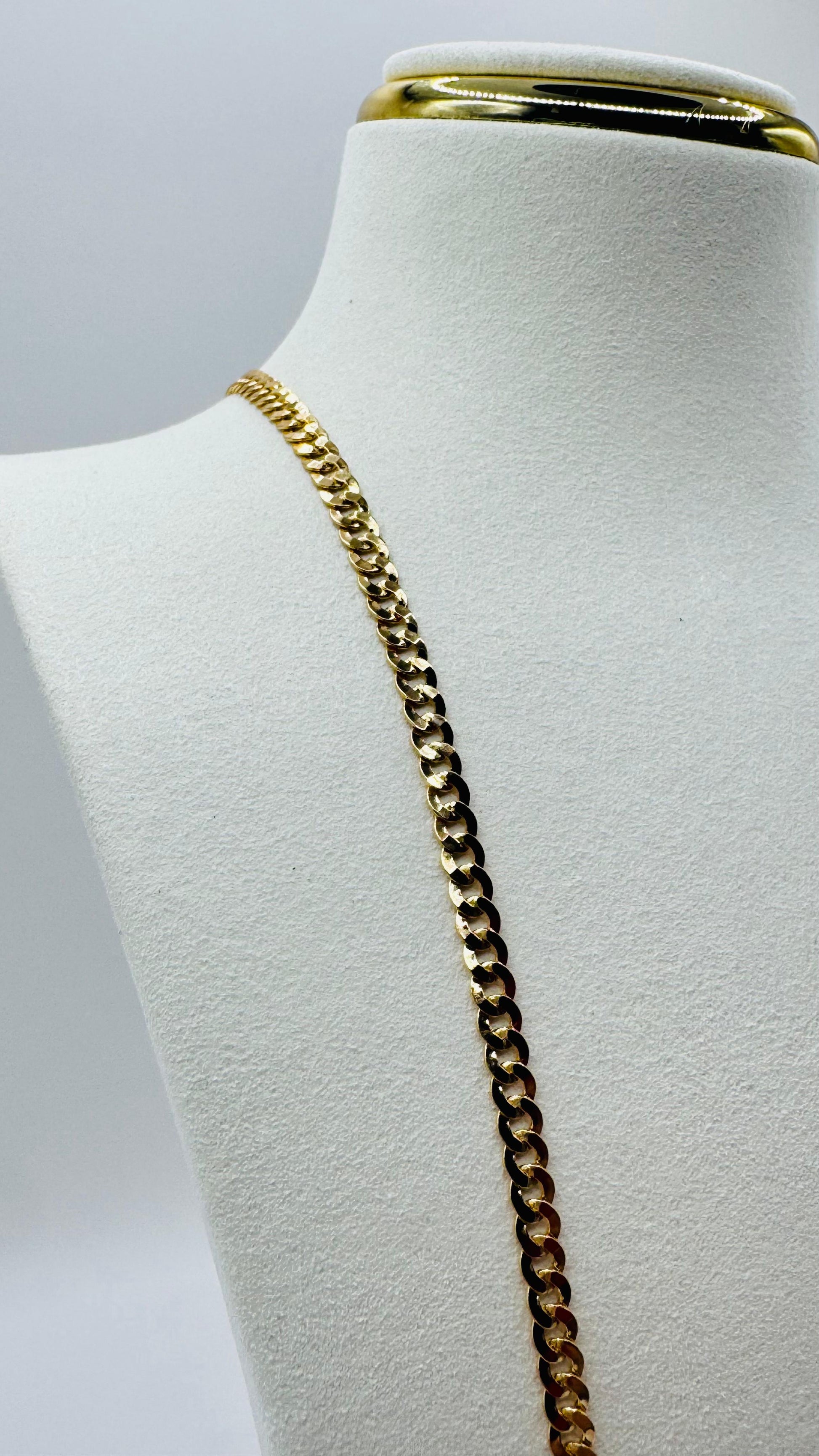 CubanLink Chain Plain 18k
