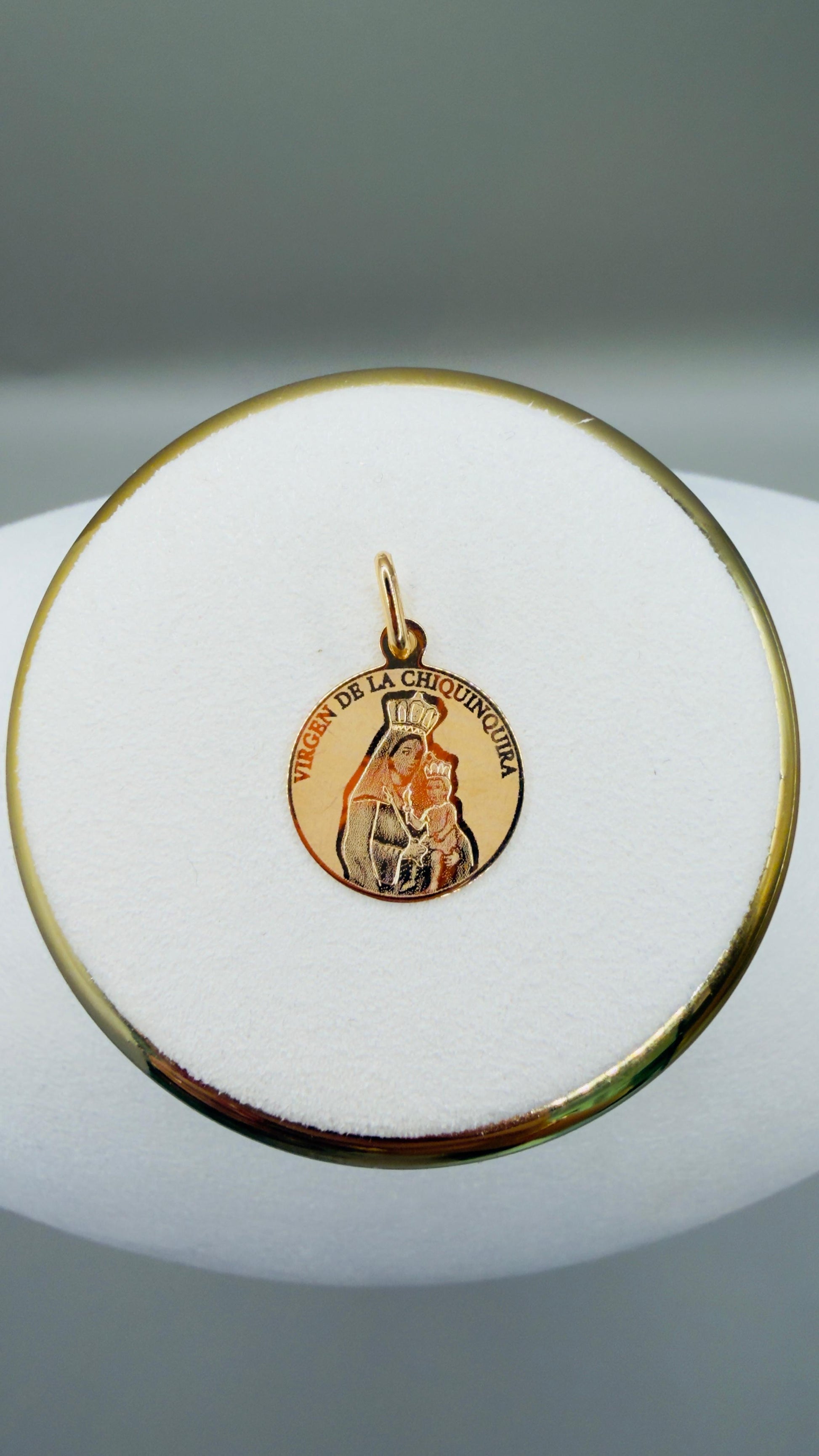 Virgin of Chiquinquirá Pendant 18k