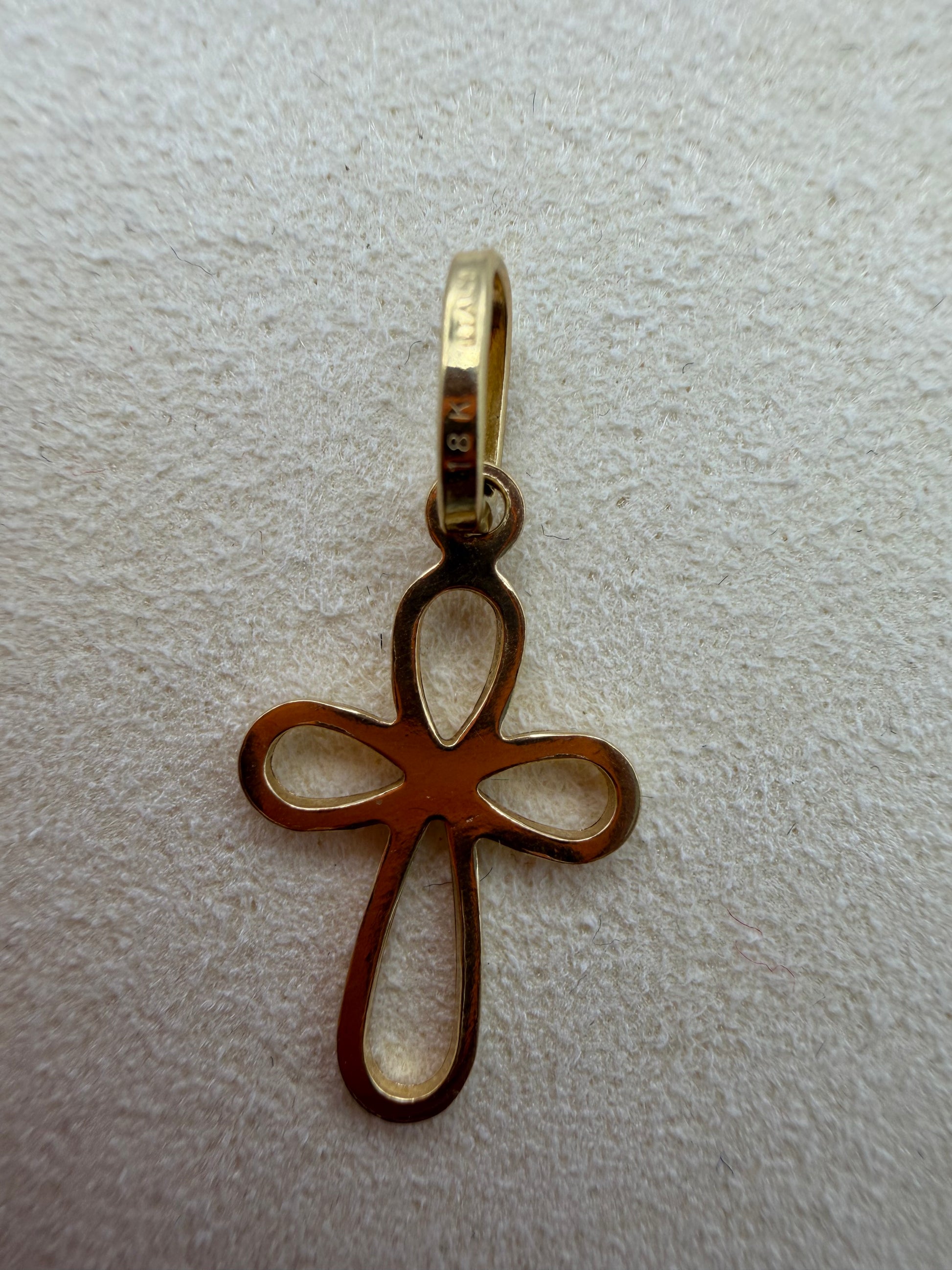 Subtle Faith Pendant 18k