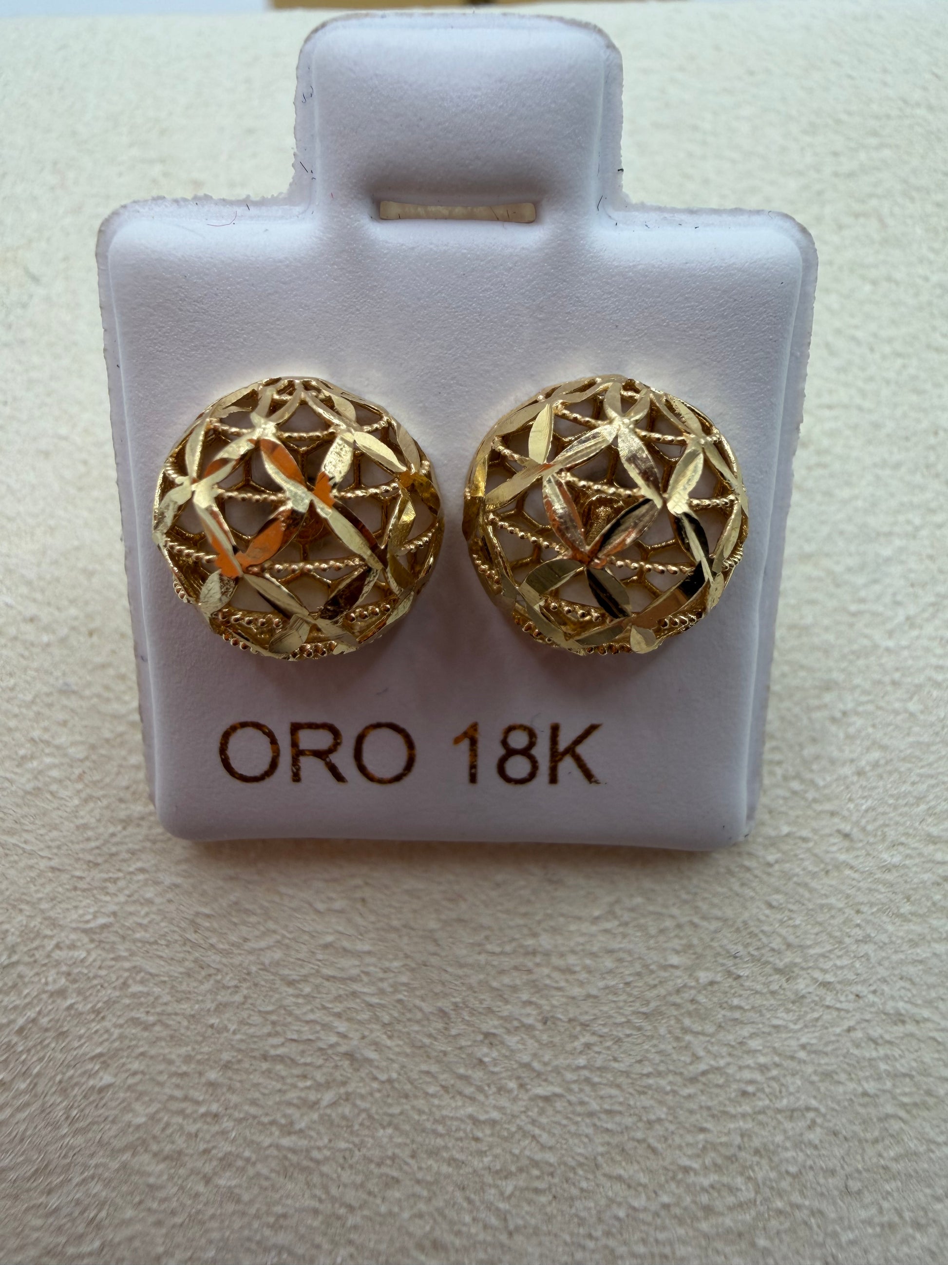 Round Filigree Aarrings 18k