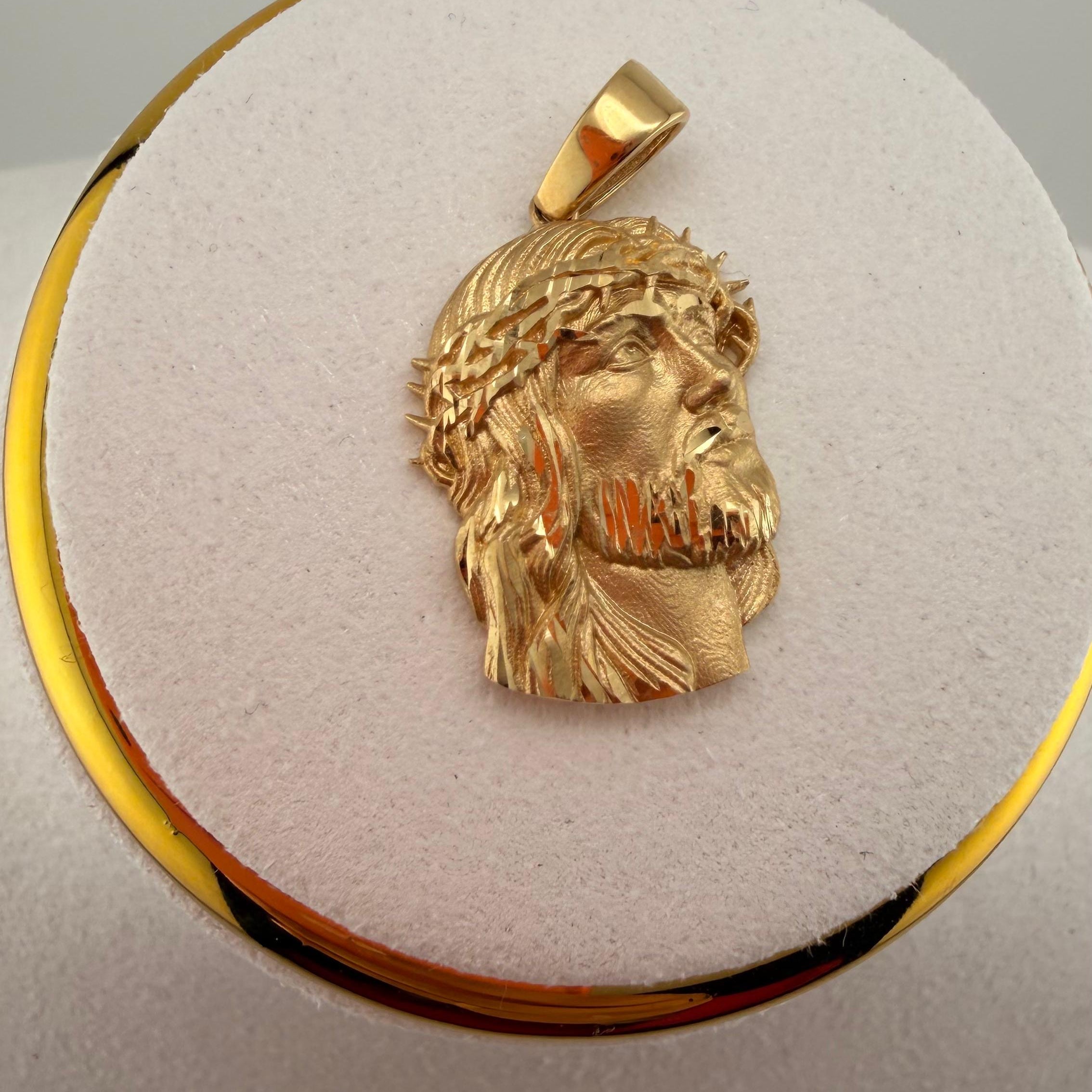 Sacred Face Pendant 18k