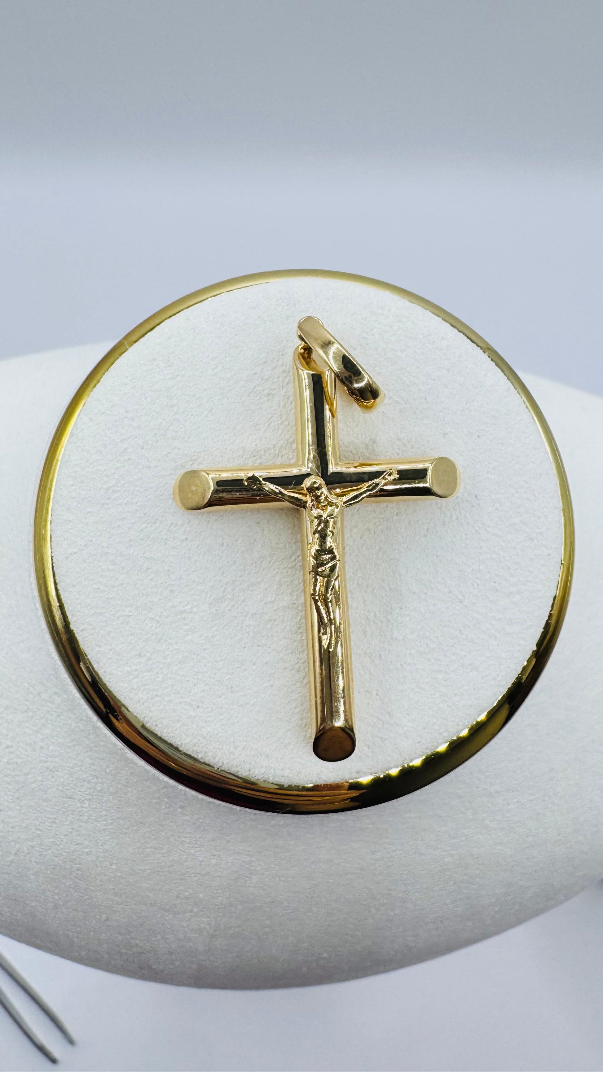 INRI Cross Charm 18k
