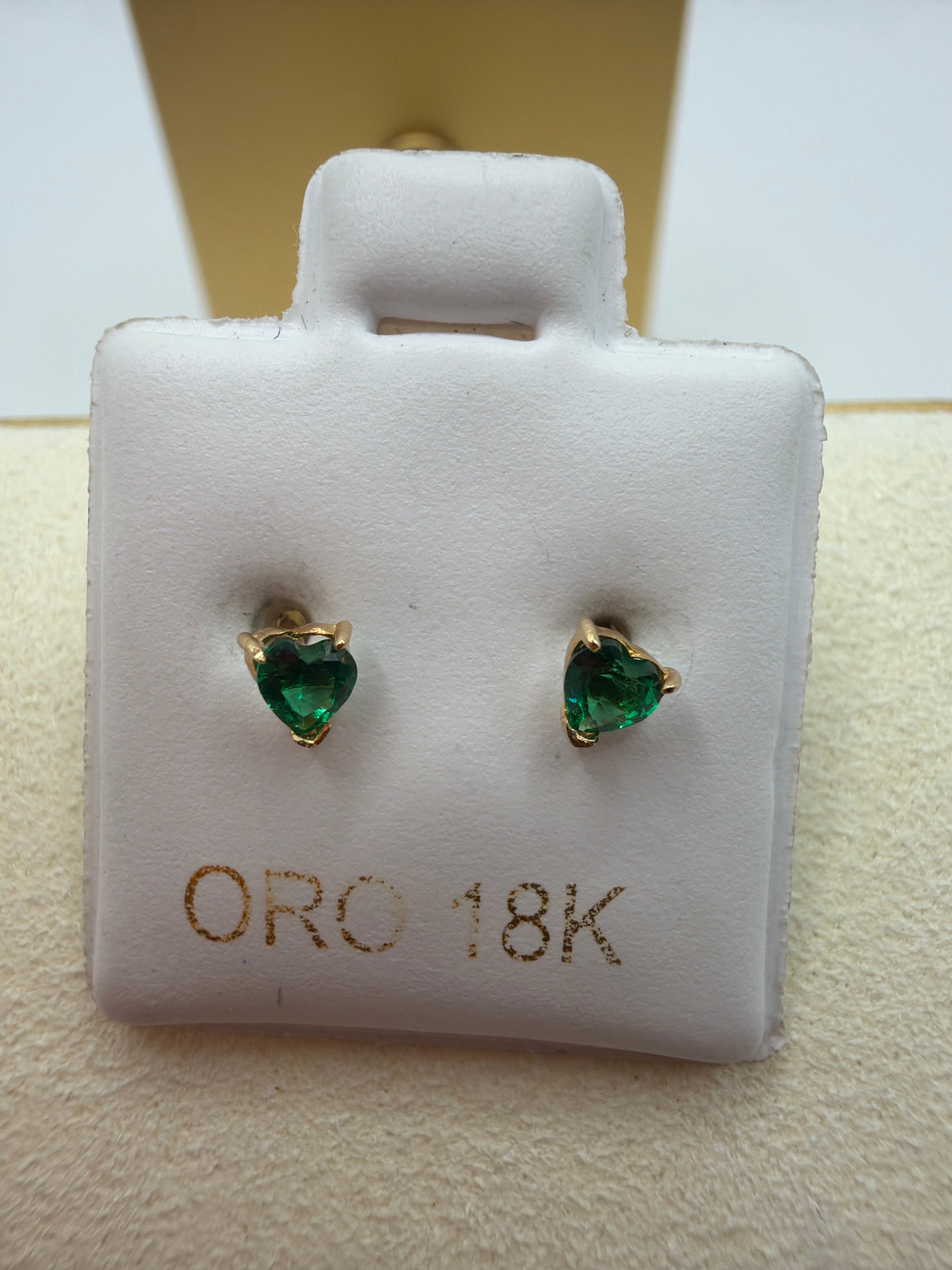 Emerald Heart Stud Earrings 18k