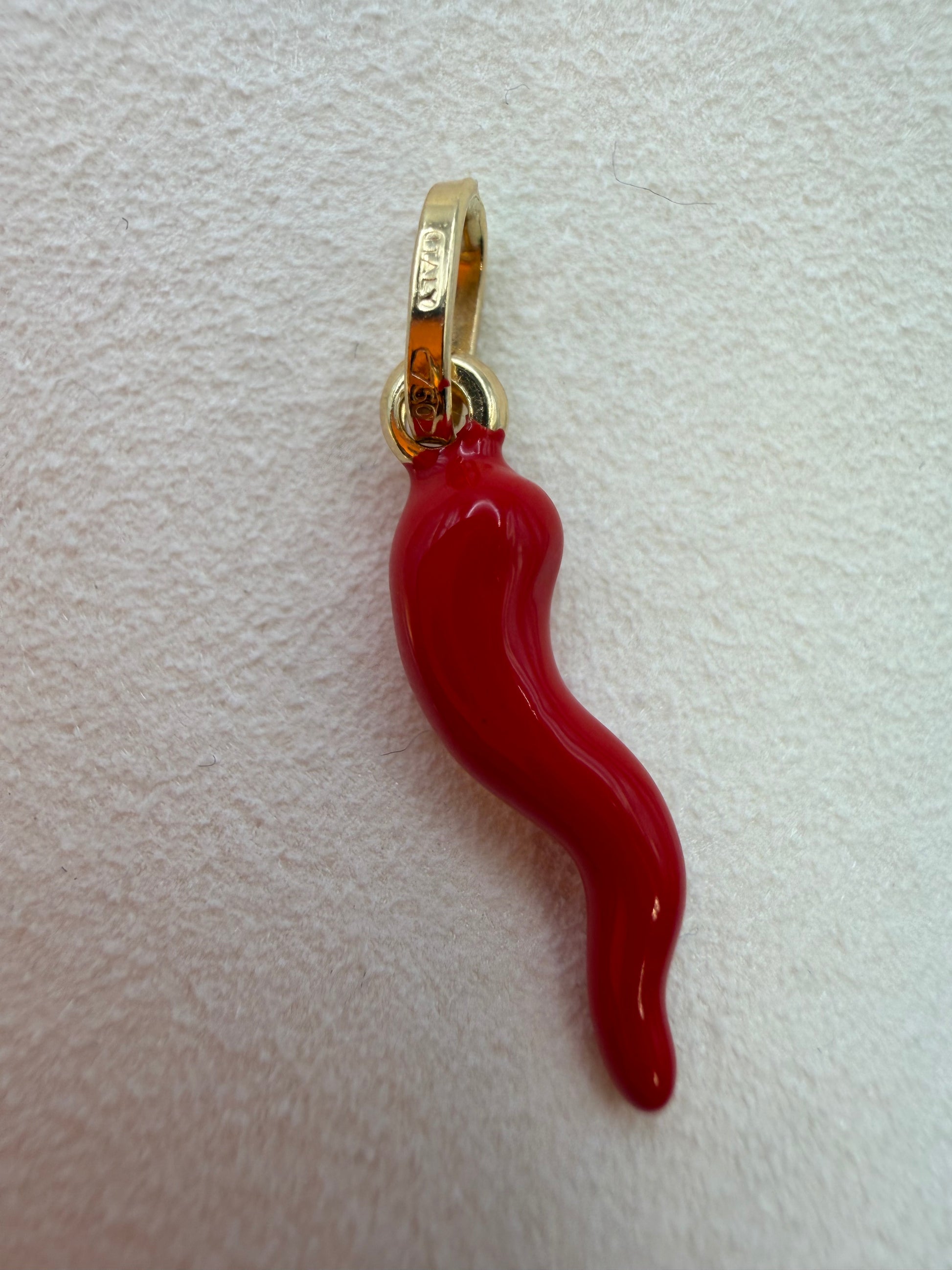 Red Cornicello Pendant 18k