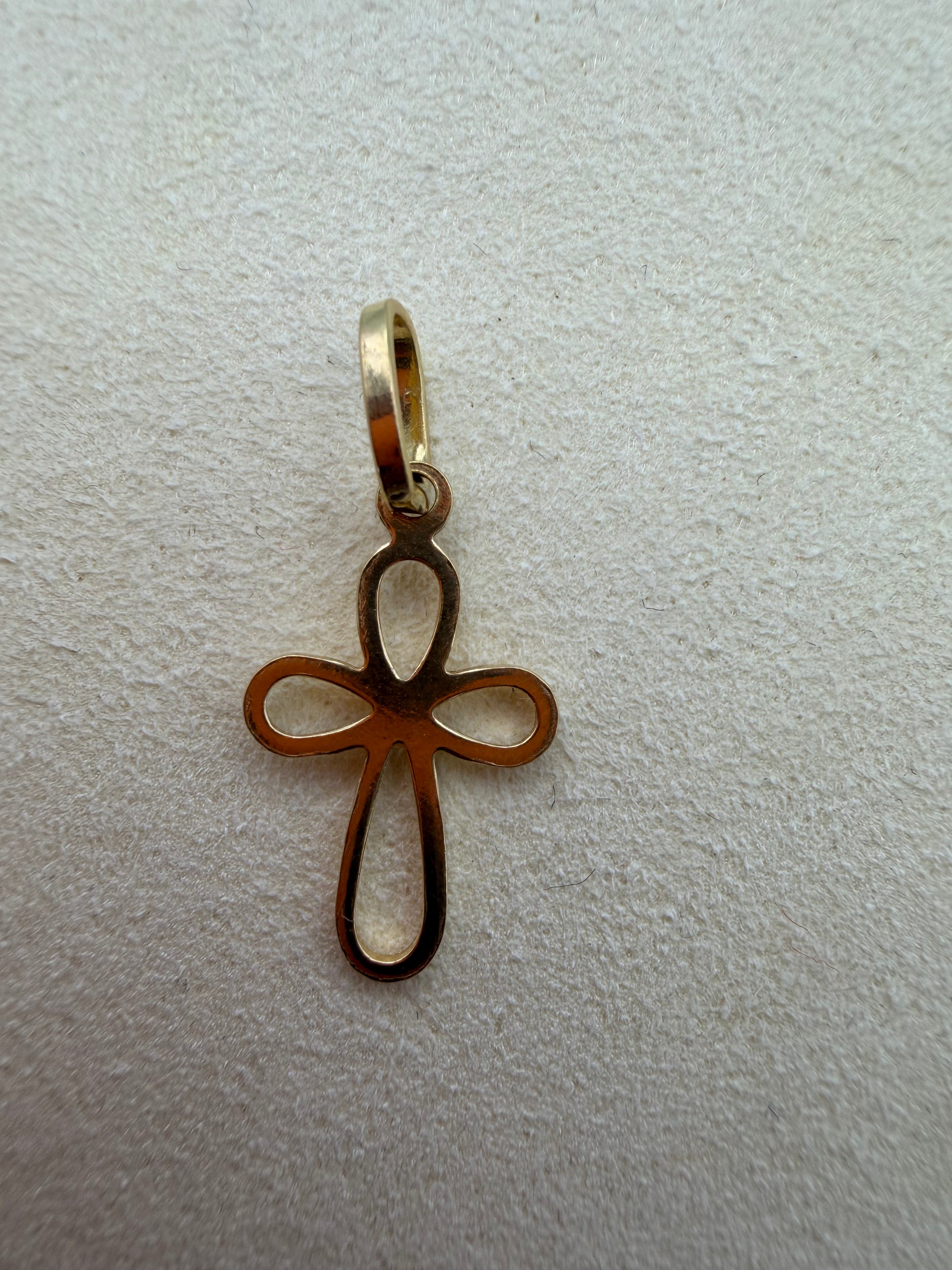 Subtle Faith Pendant 18k