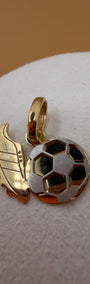 Passion for football Pendant 18k.