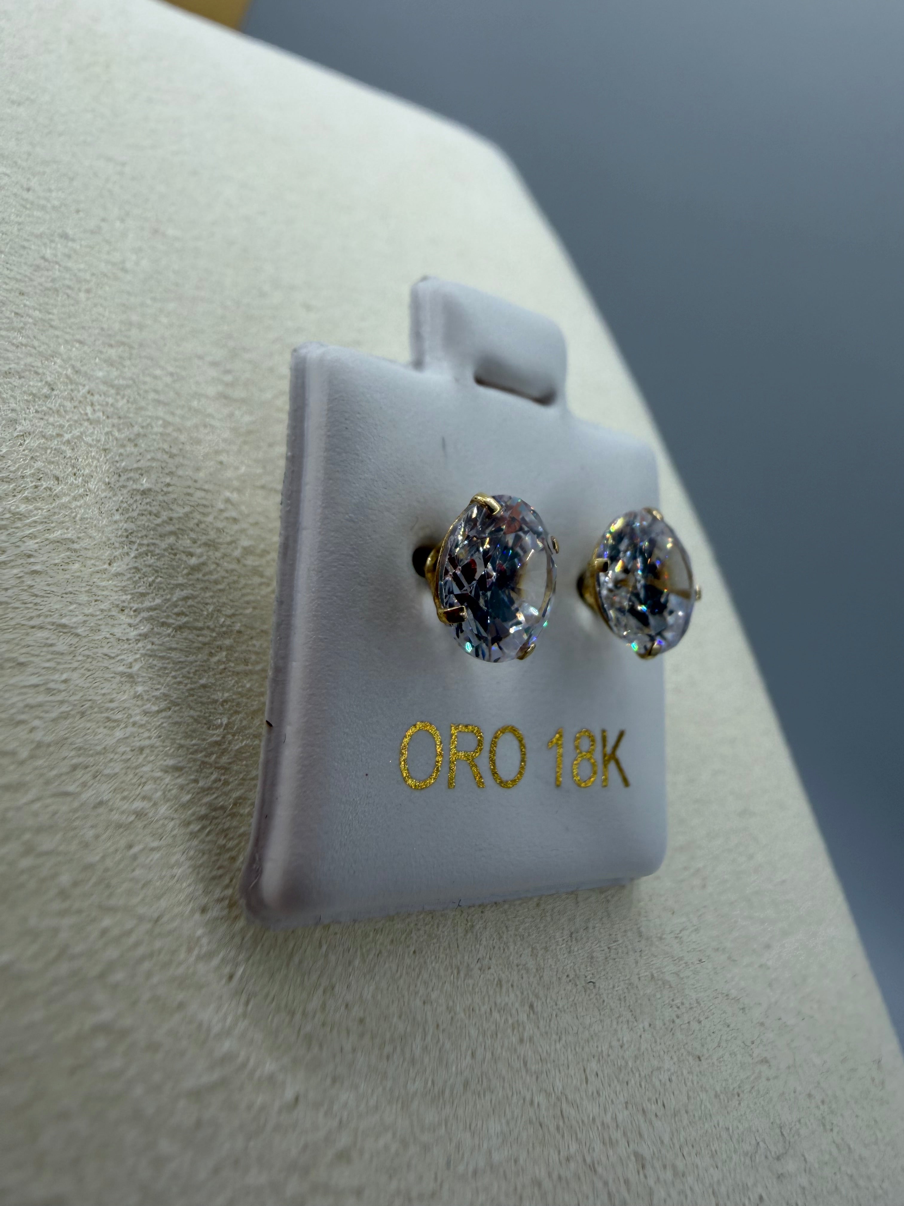 Solitaire Stud Earrings 18k