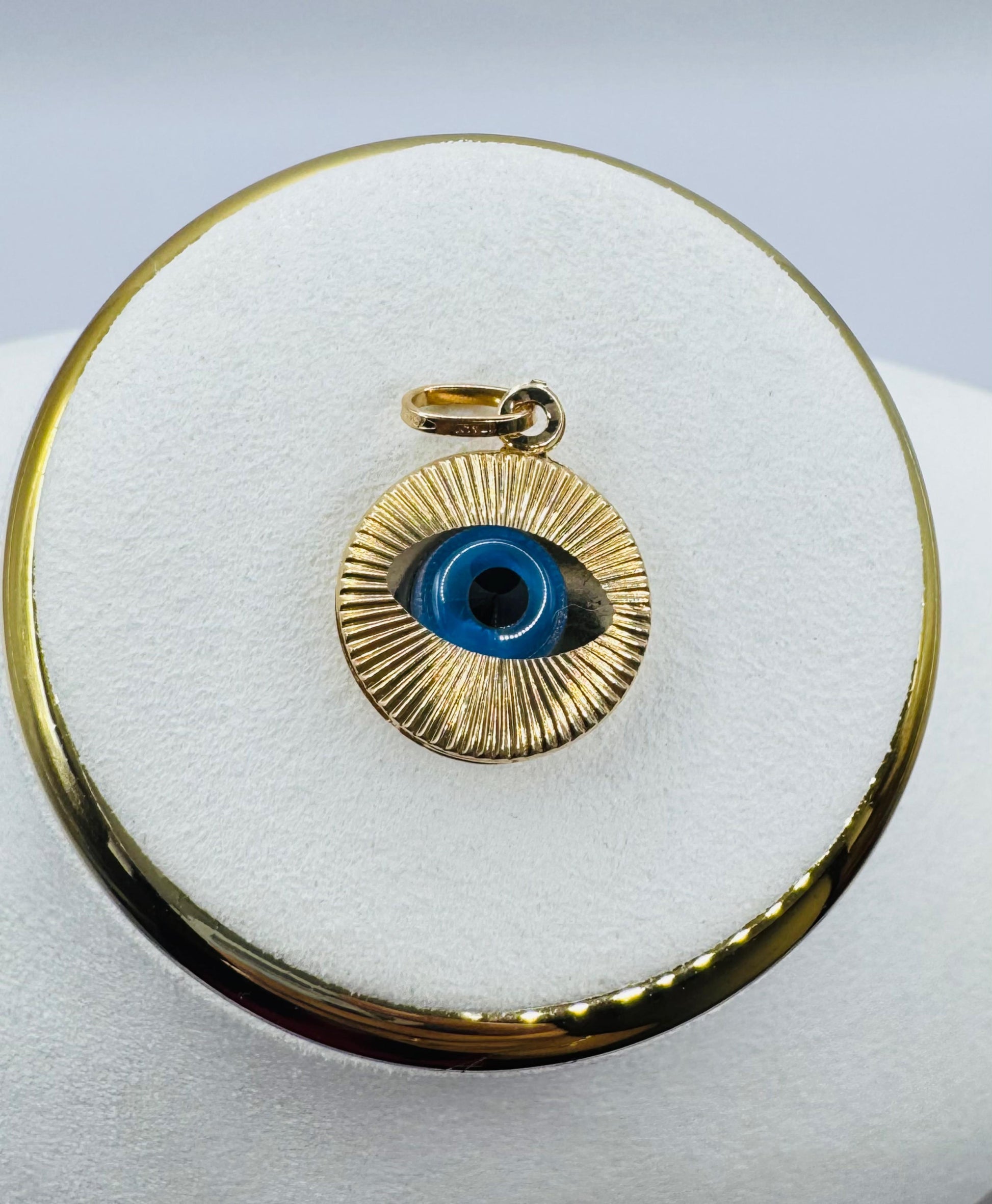 Iris Eye Charm 18k