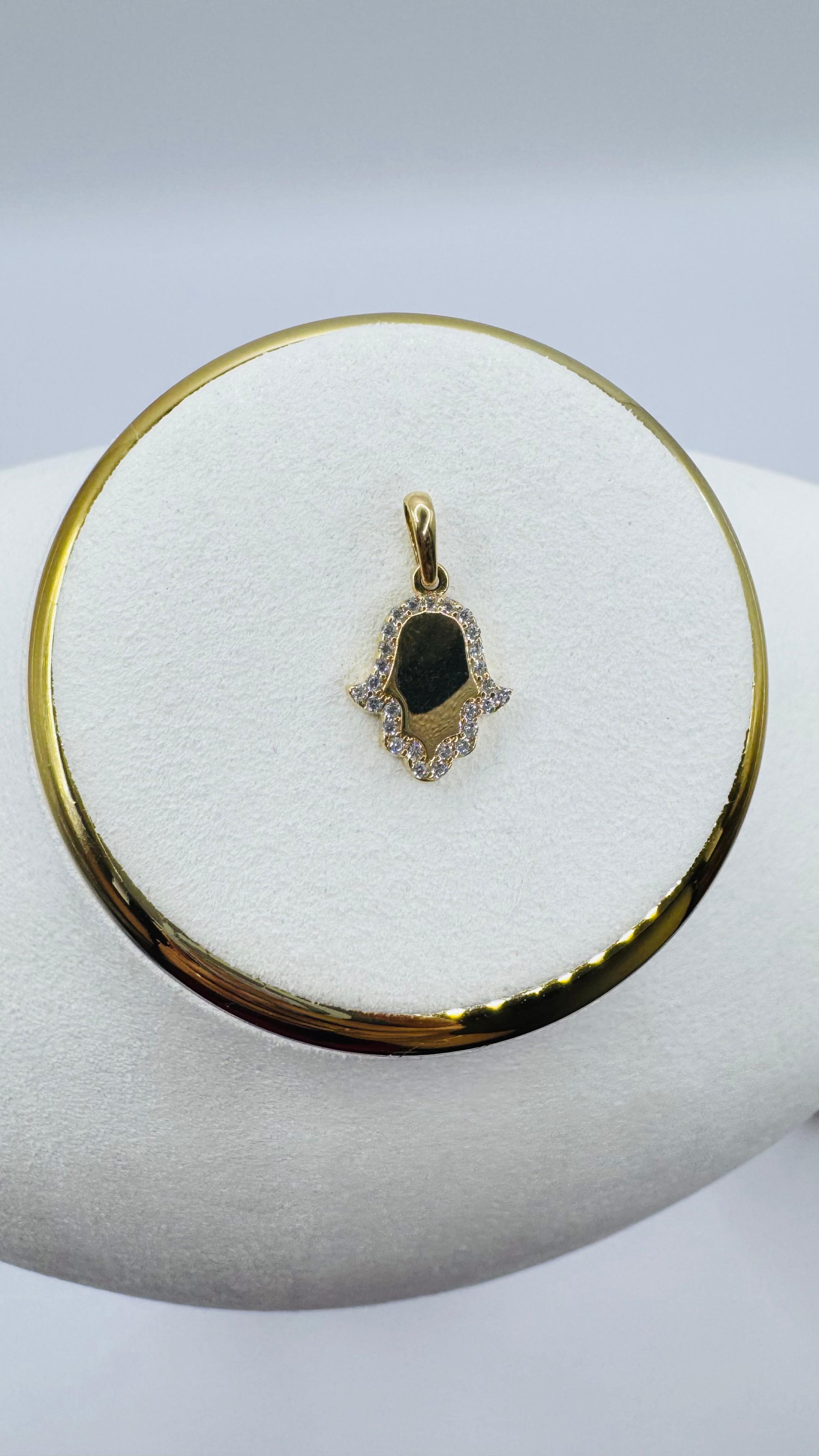 Hand of Fatima Charm 18k