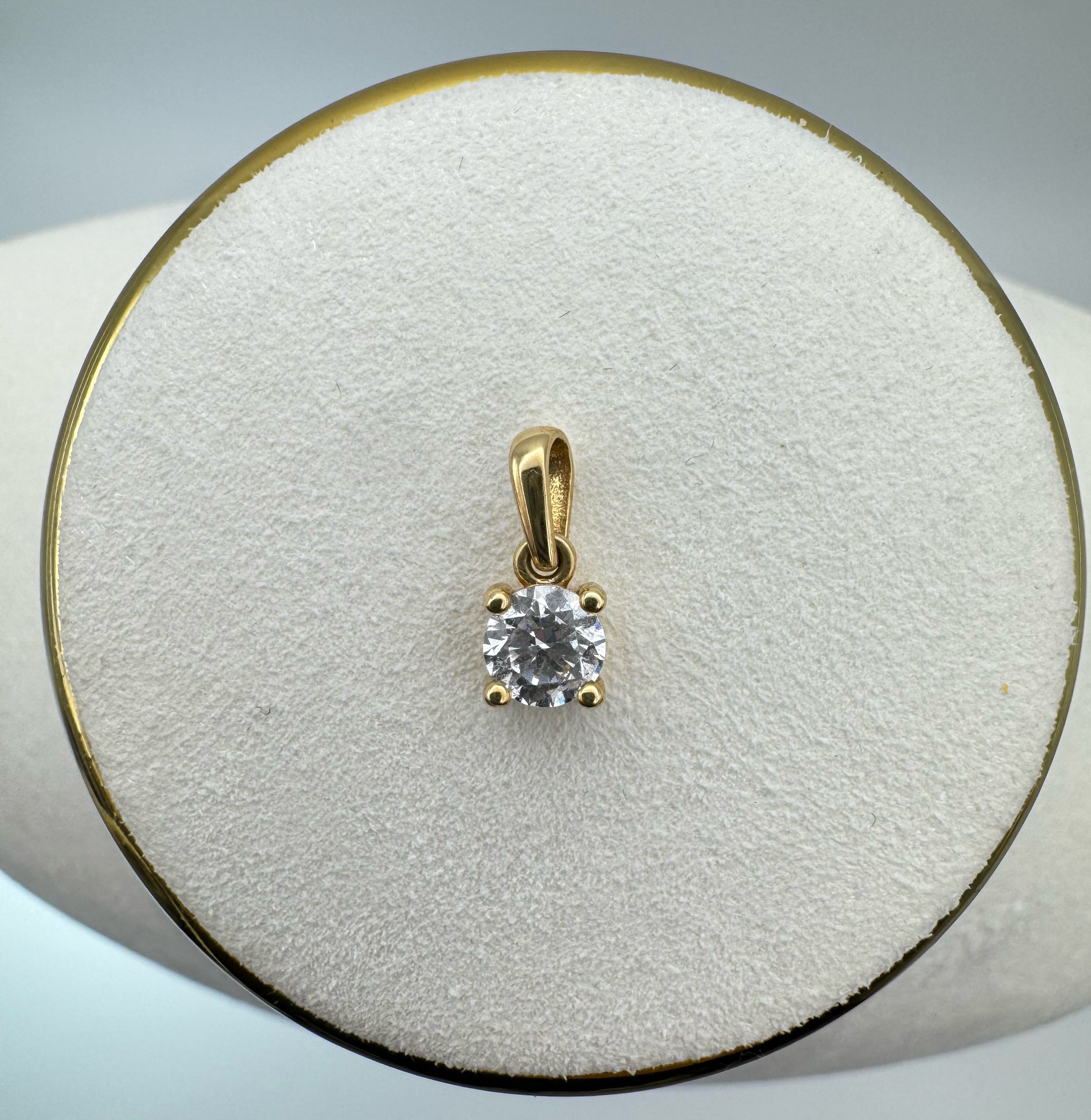 Cubic Zirconia Light Point Charm 18k