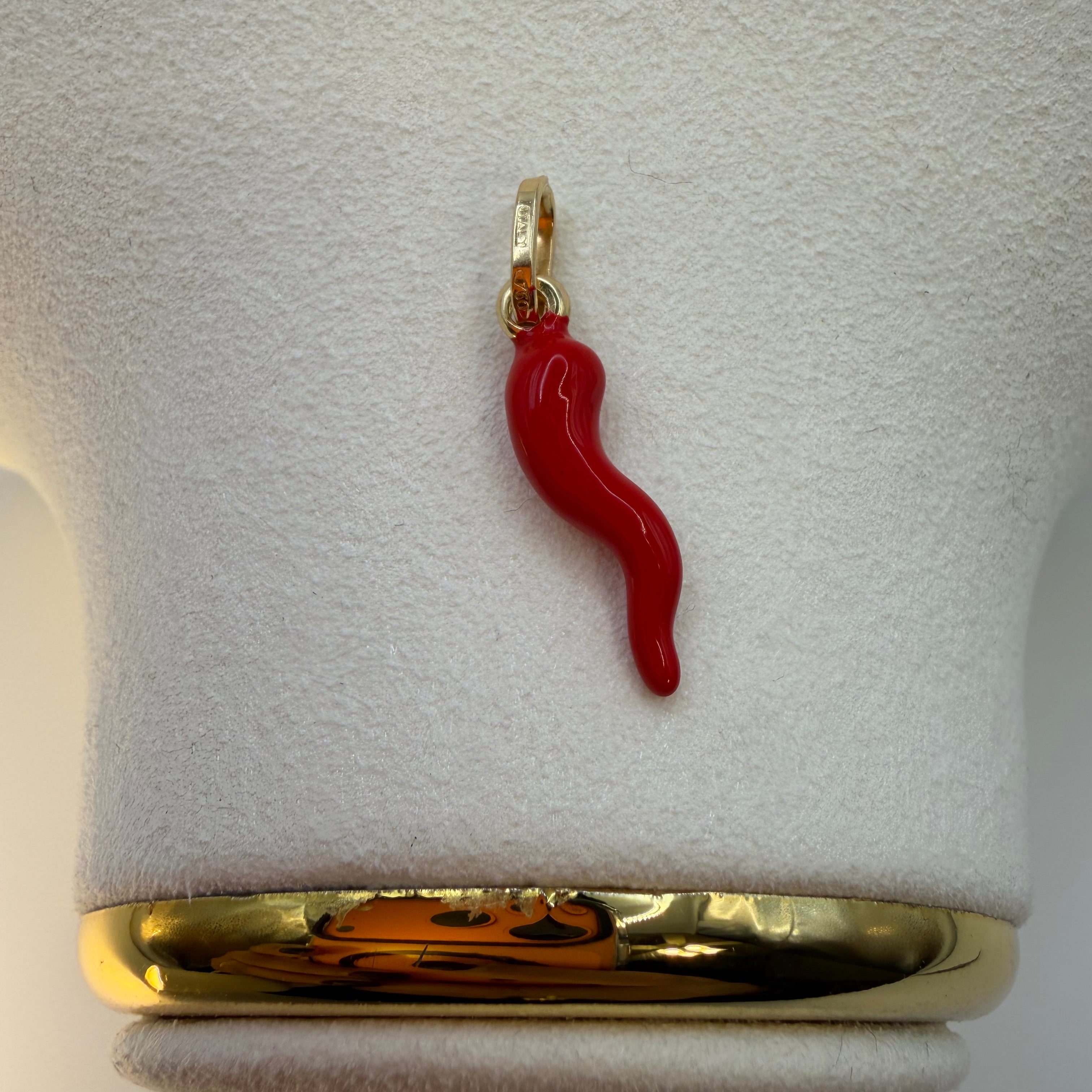 Red Cornicello Pendant 18k