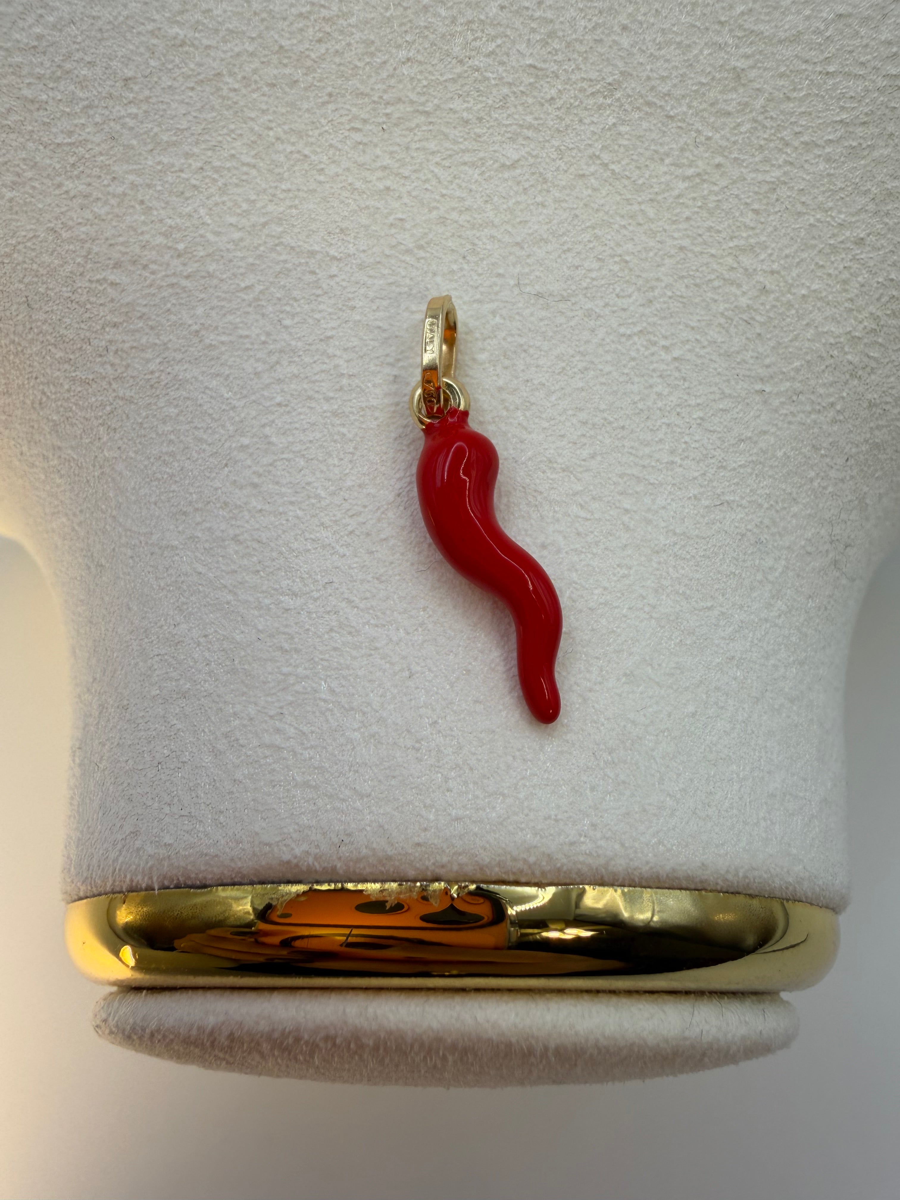 Red Cornicello Pendant 18k