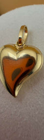 Wavy Heart Pendant 18k.