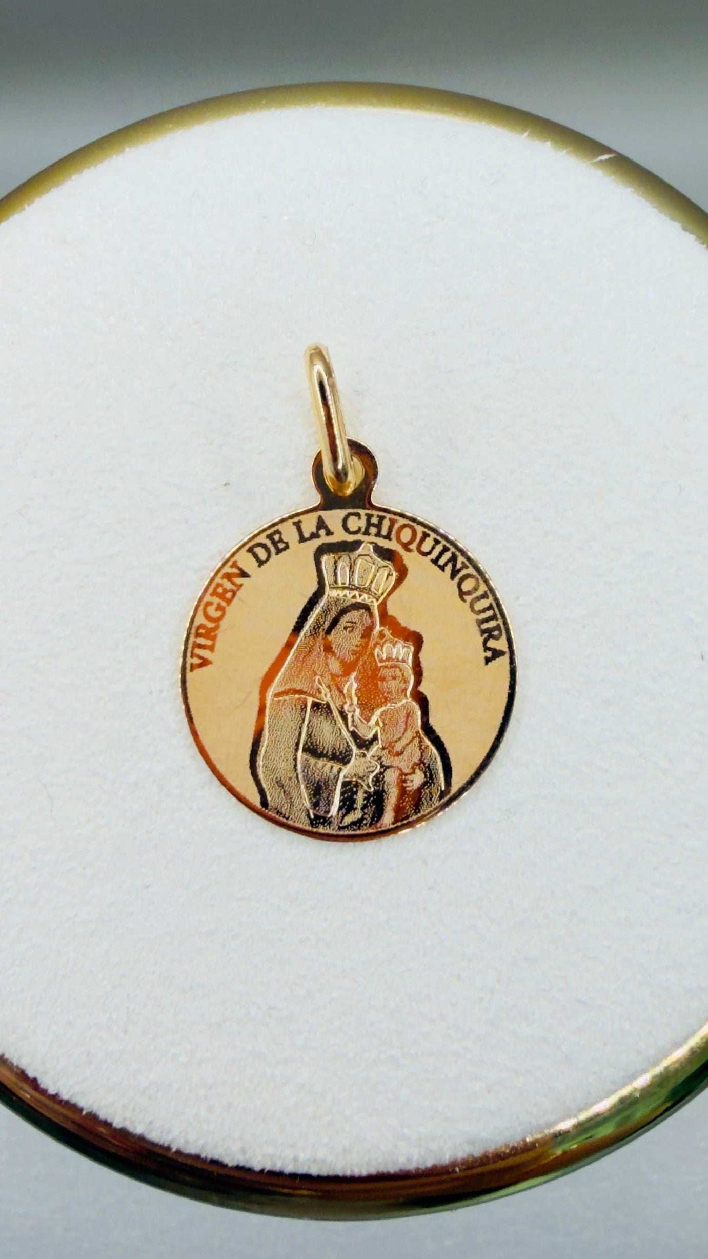 Virgin of Chiquinquirá Pendant 18k