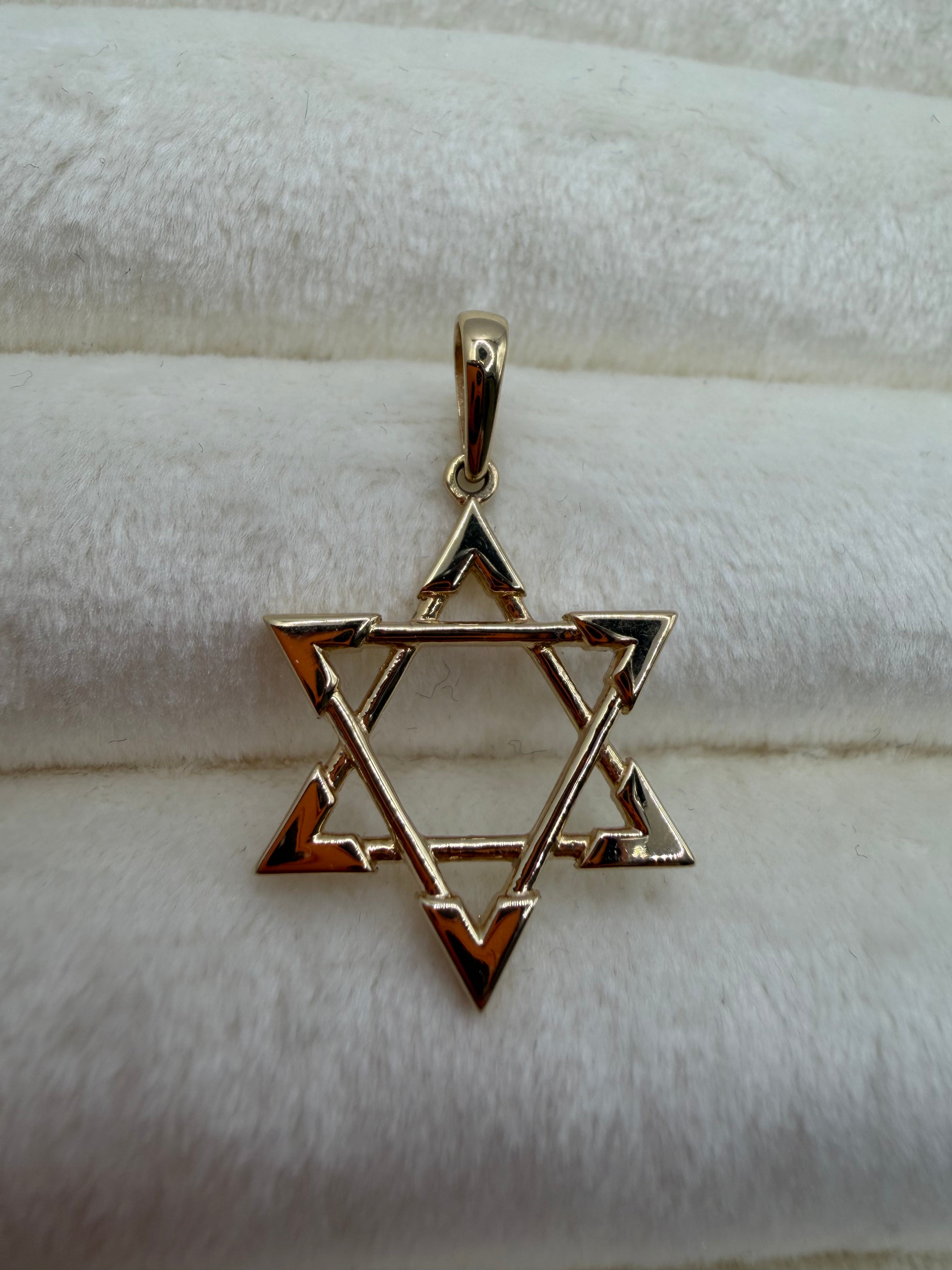 Star Pendant 18k