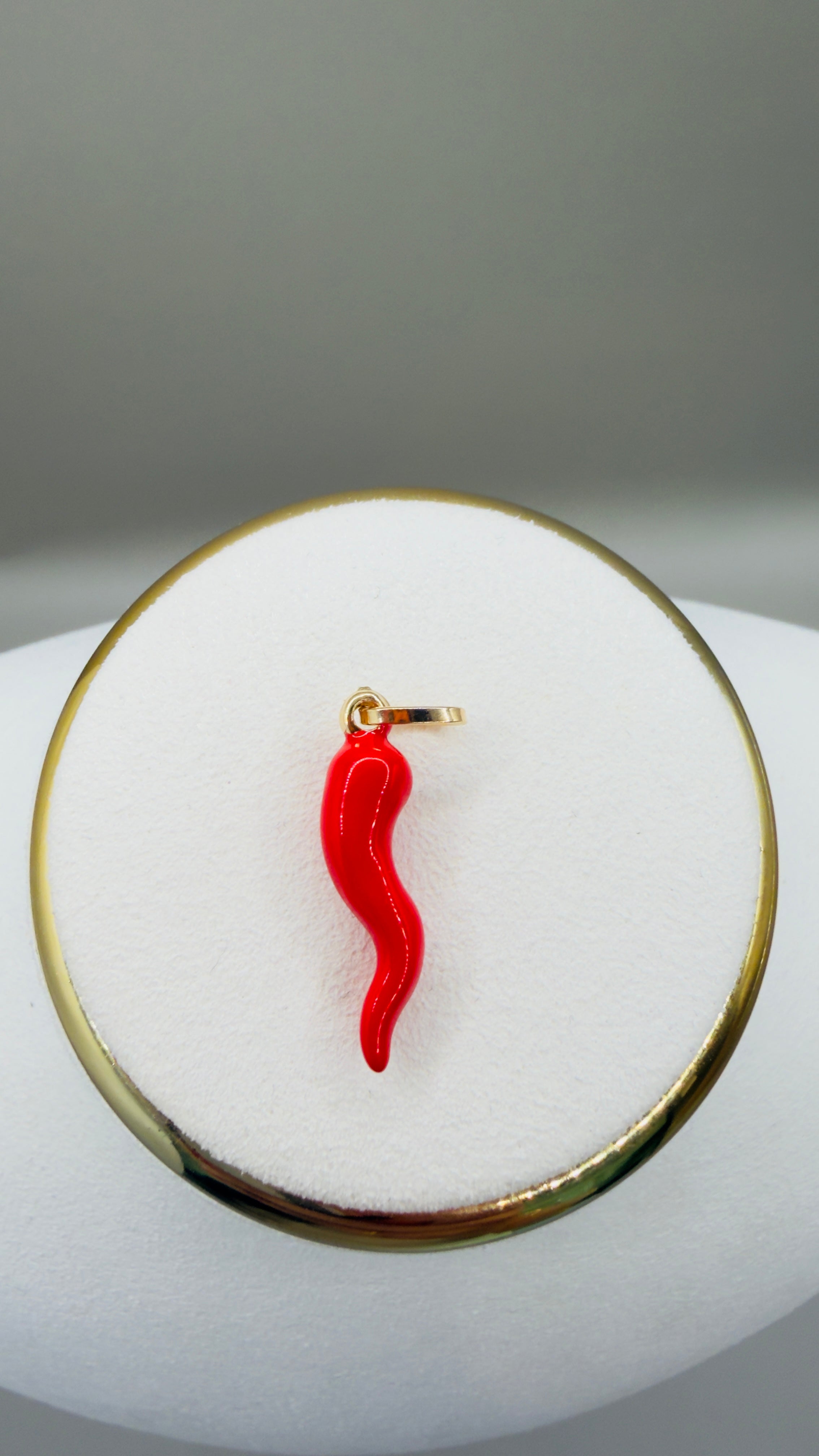 Red Cornicello Pendant 18k
