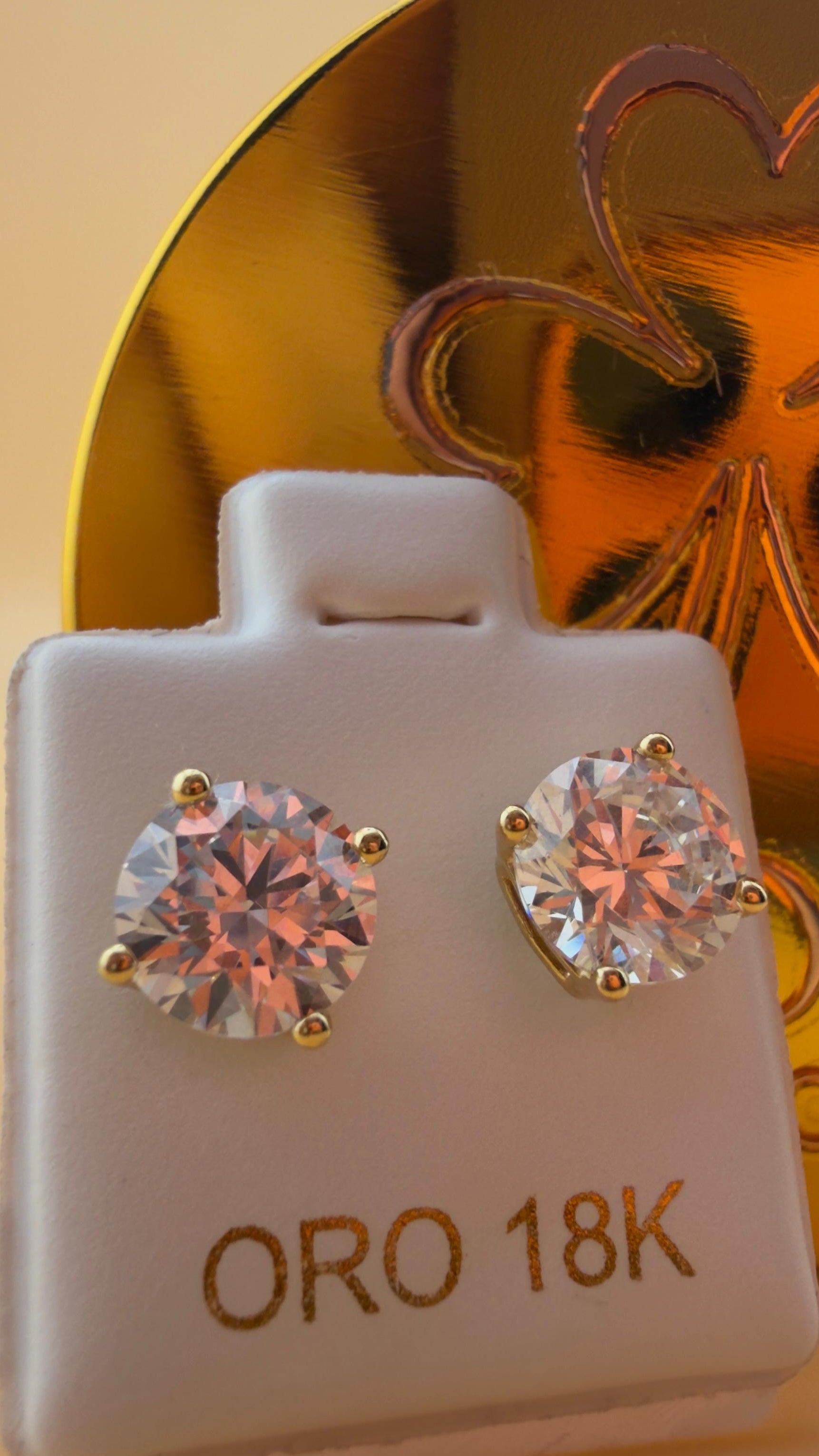 Sparkle Stud Earrings 18k