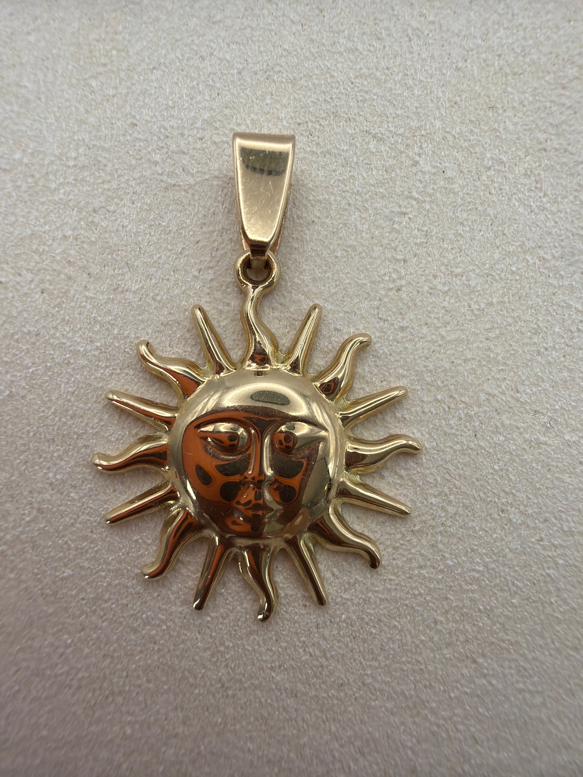 Sun of Life Pendant 18k
