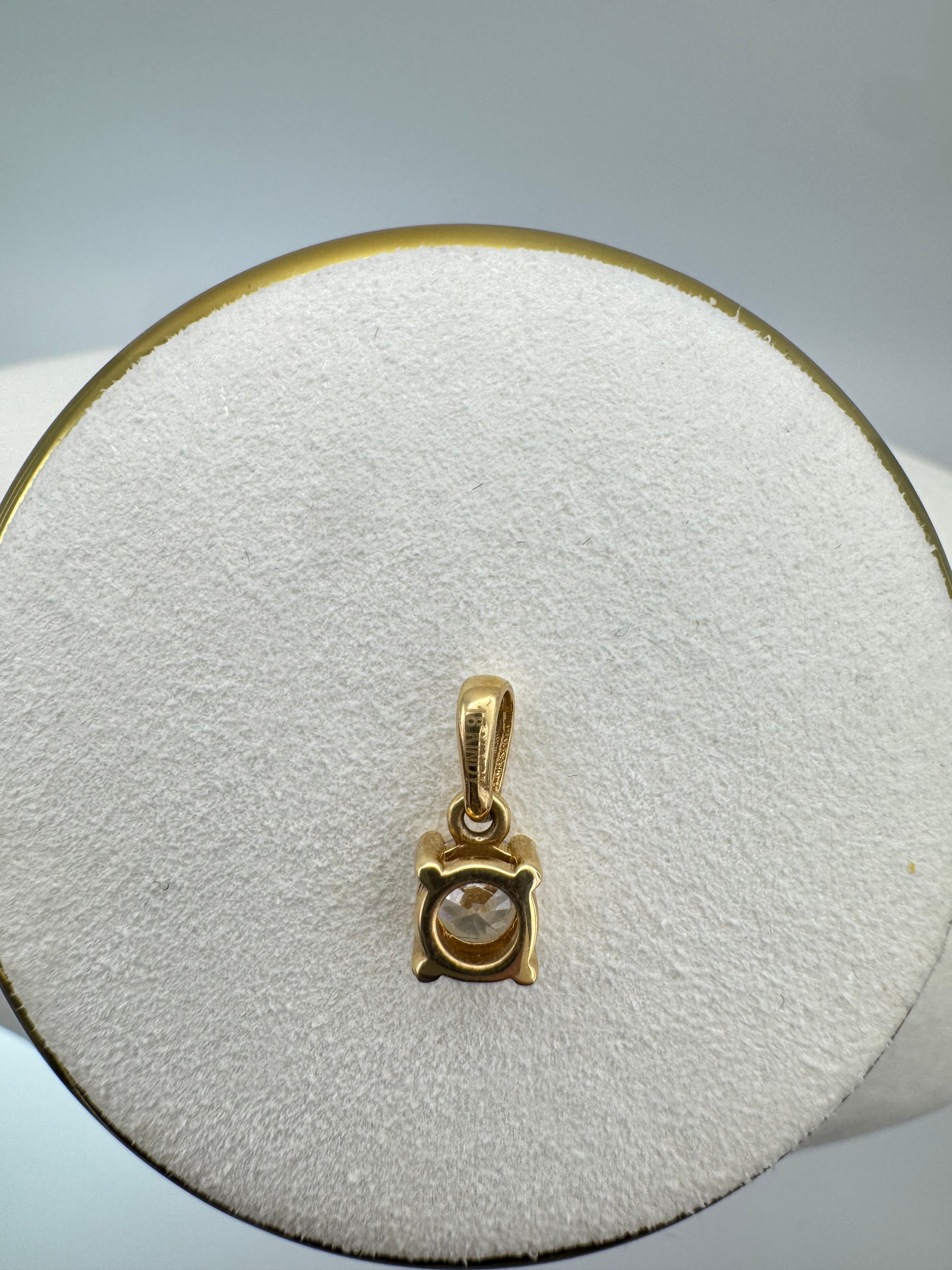 Cubic Zirconia Light Point Charm 18k