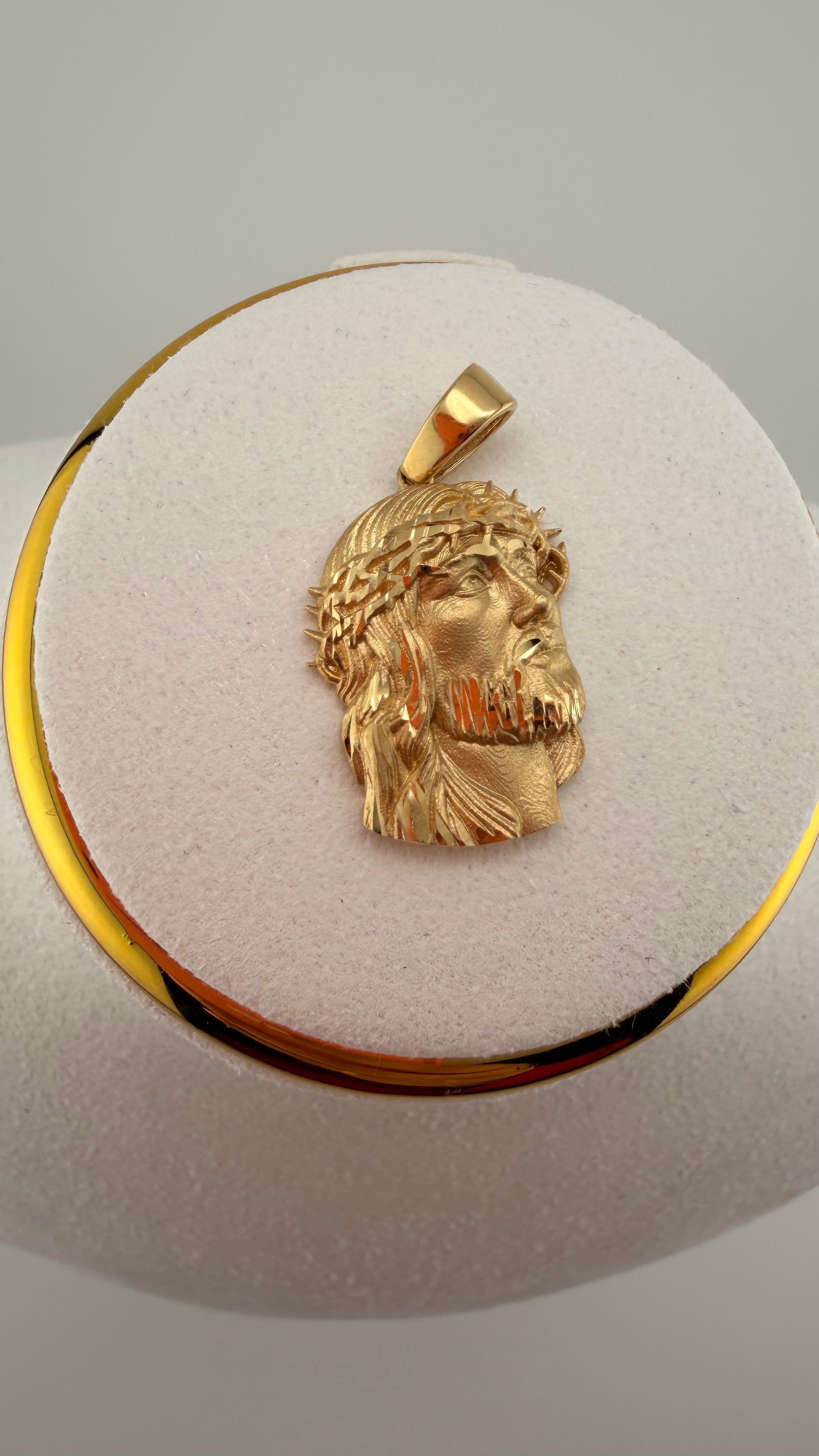 Pendants (Dijes)