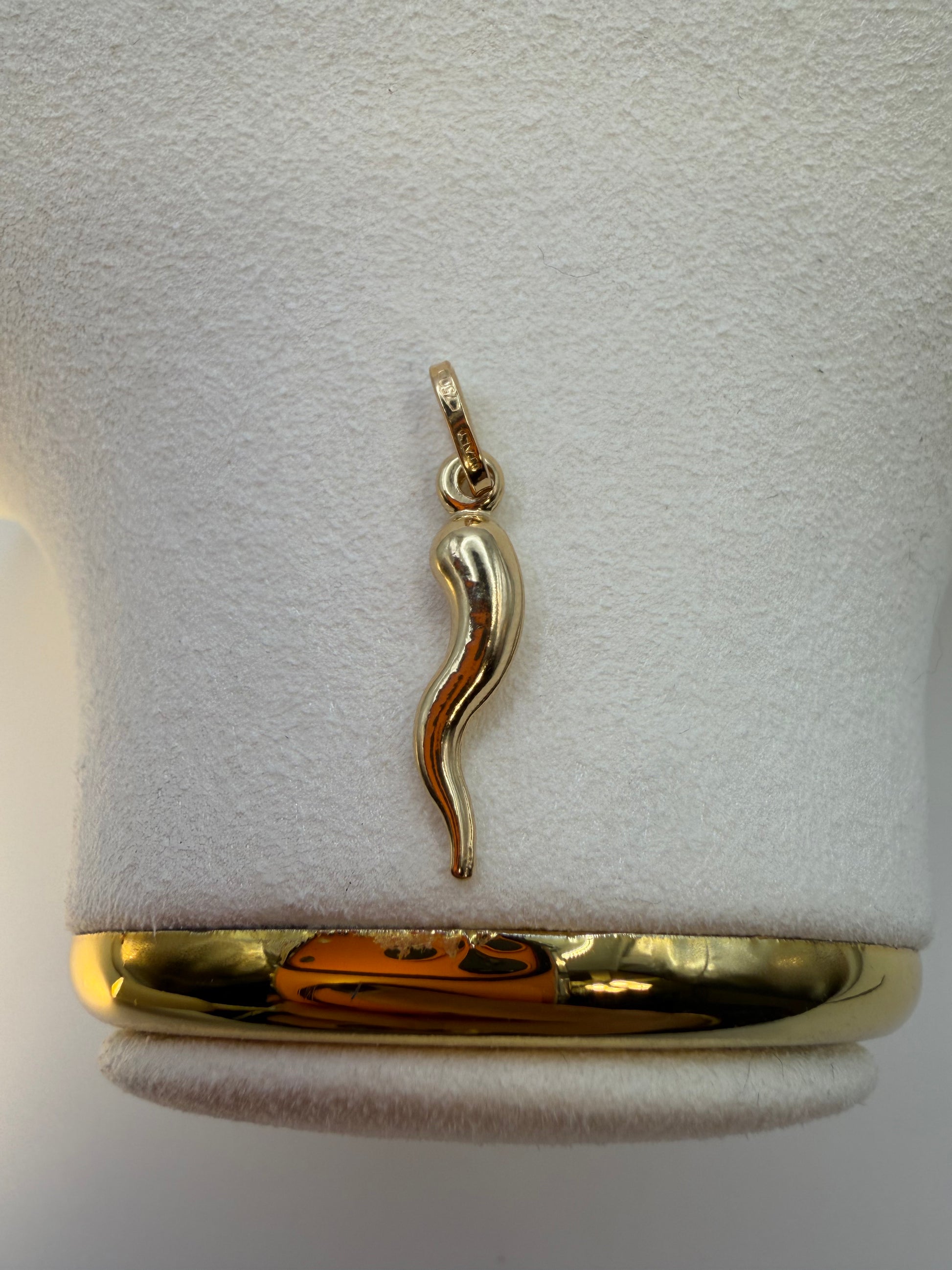 Golden Cornicello Pendant 18k