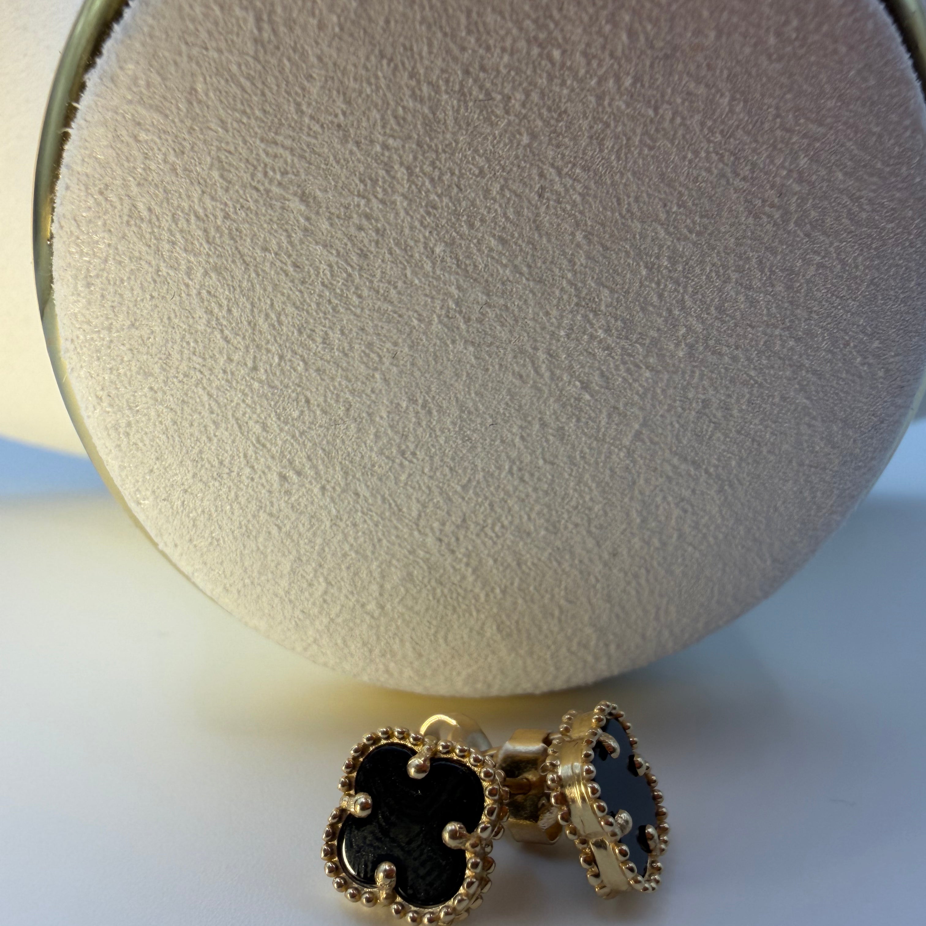 Black Clover Earrings 18k