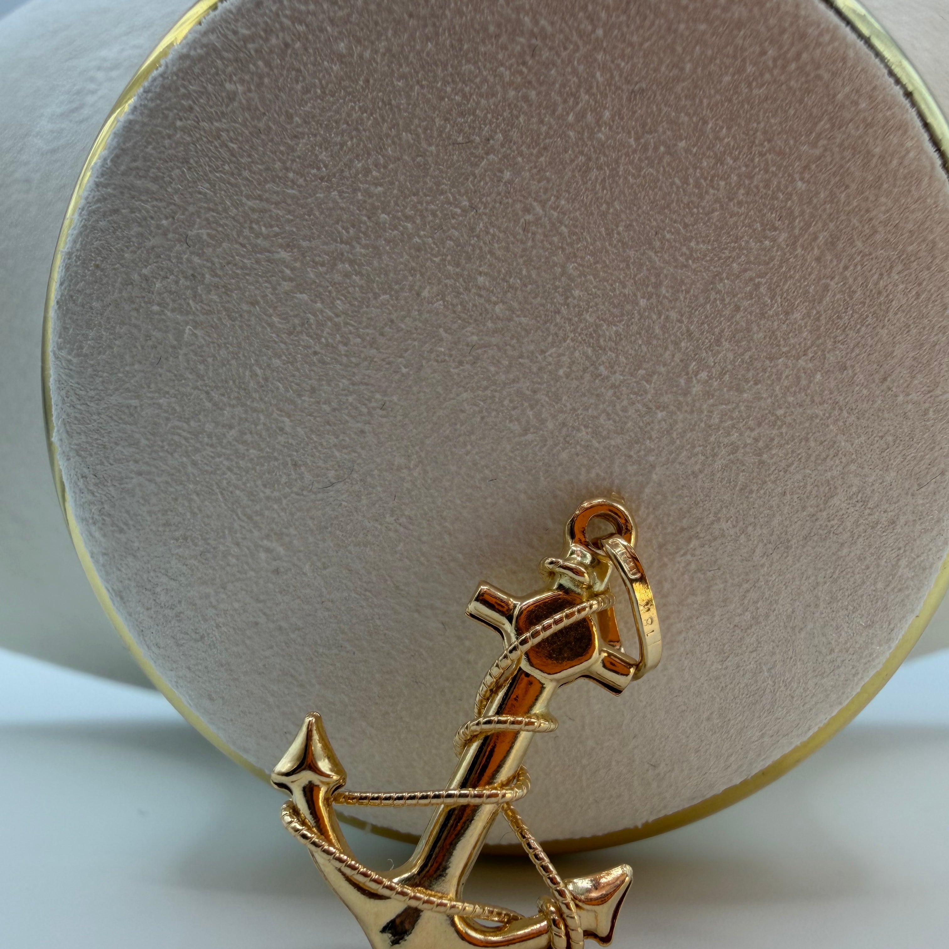 Thread Anchor Pendant 18k