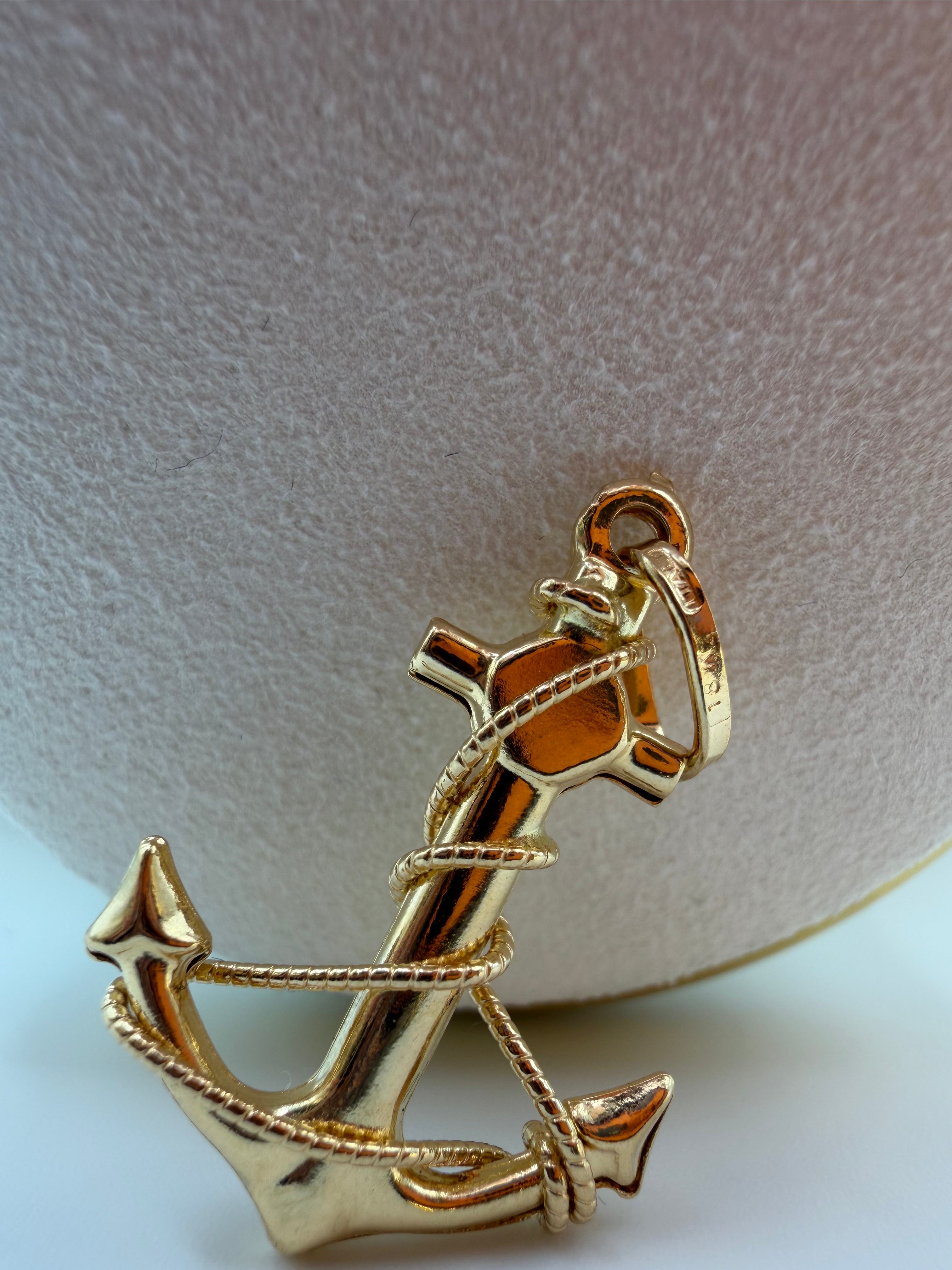 Thread Anchor Pendant 18k