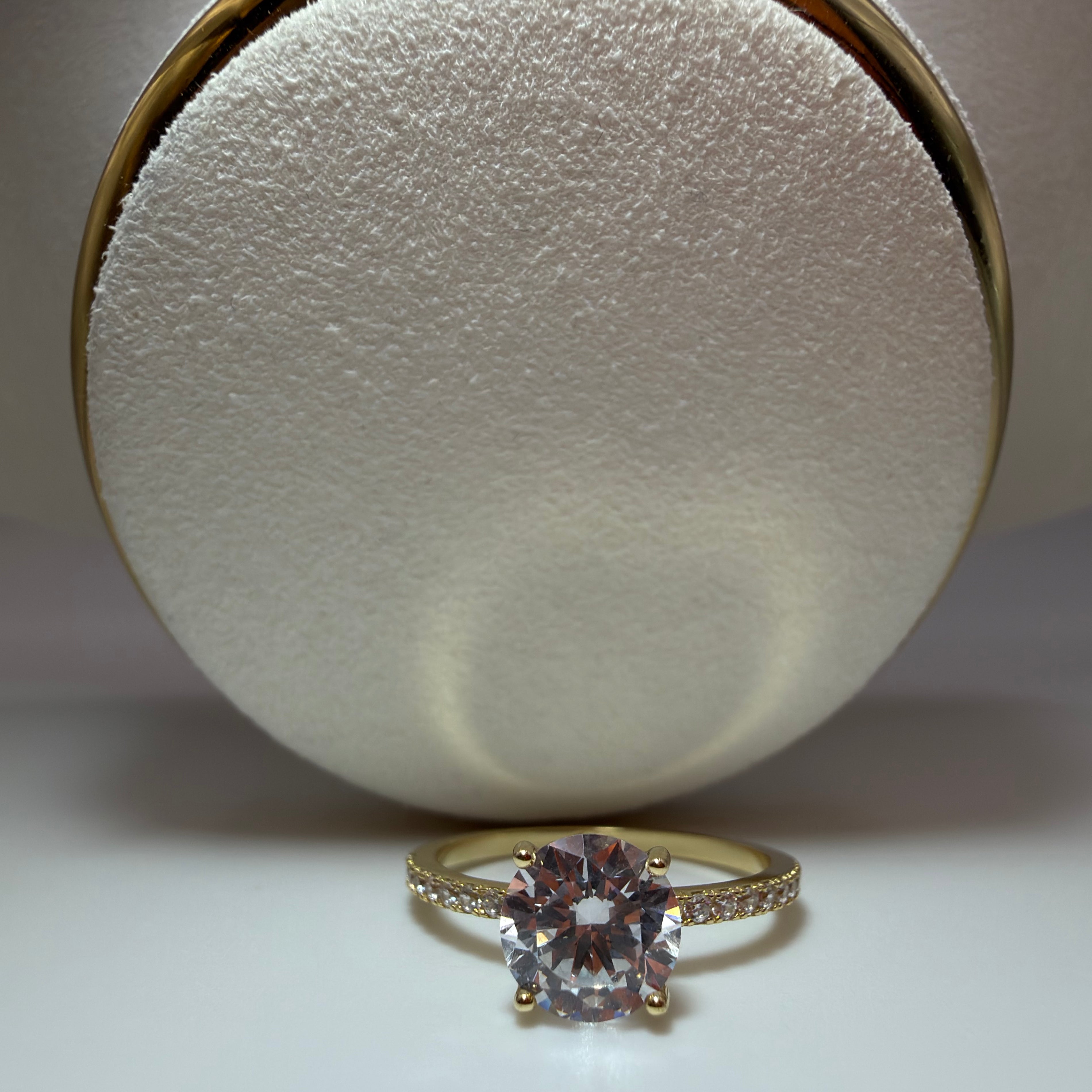 Multi Zirconium Ring 18k # 6,5