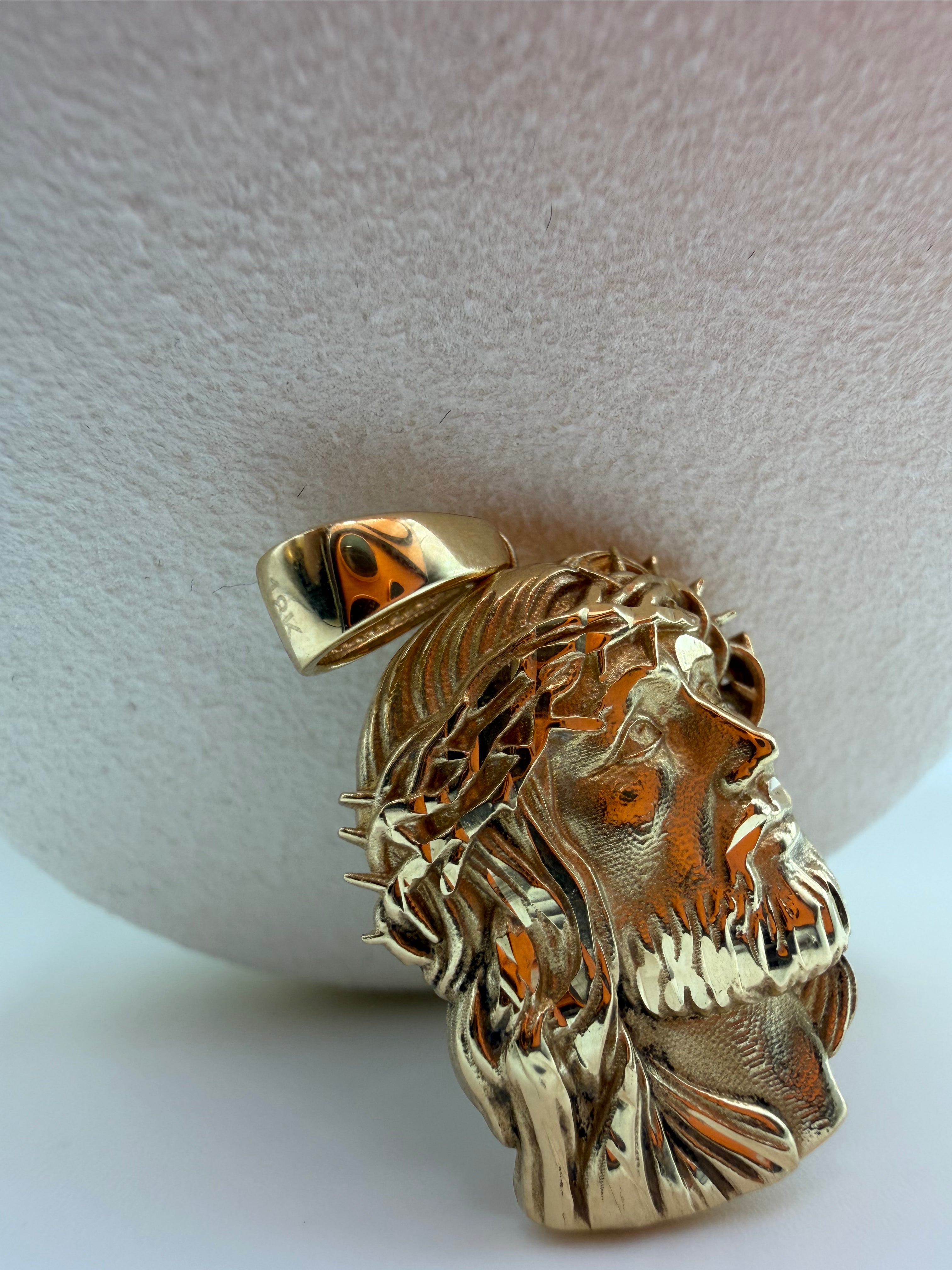 Sacred Face Pendant 18k