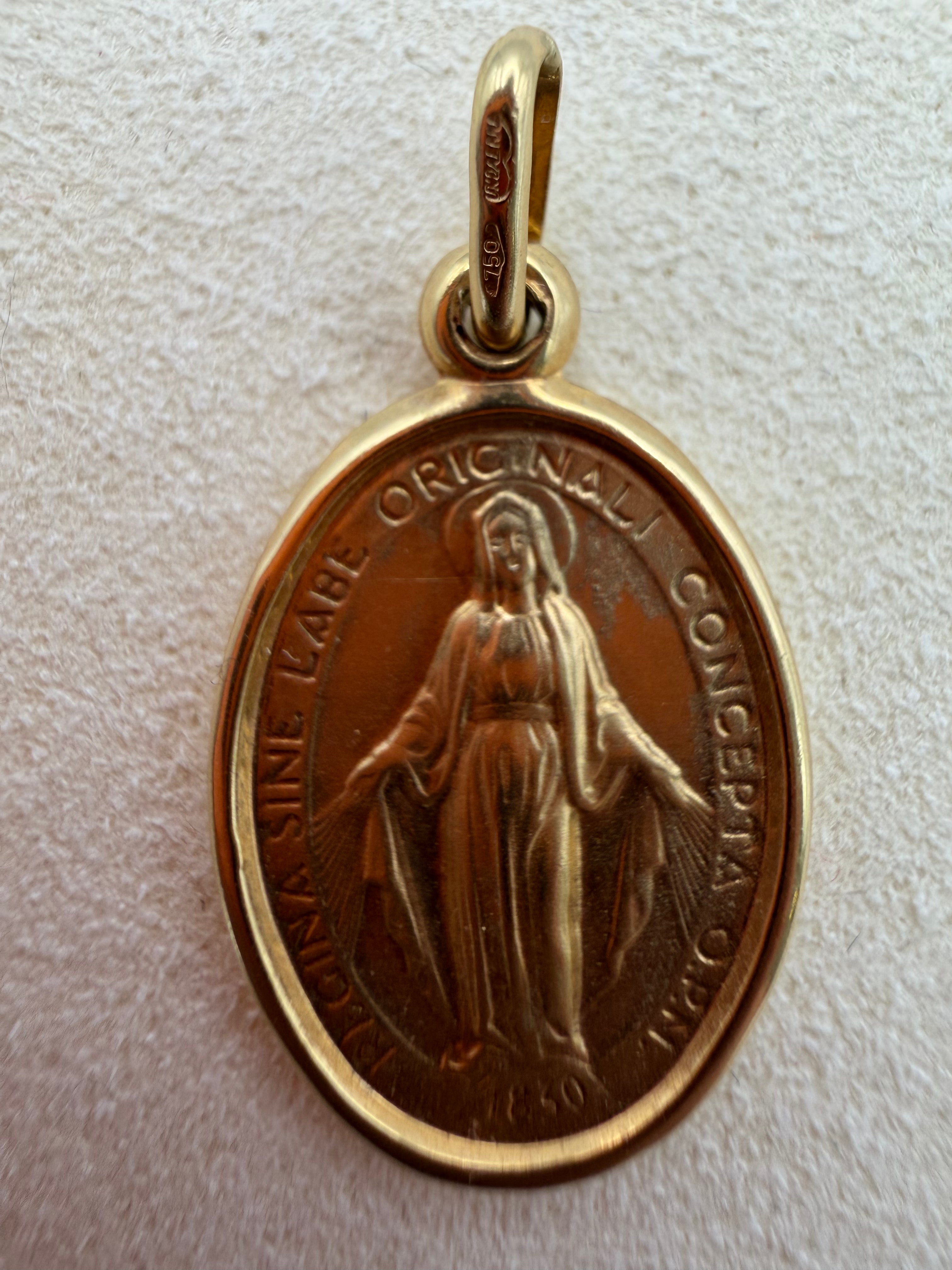 Miraculous Virgin Pendant 18k