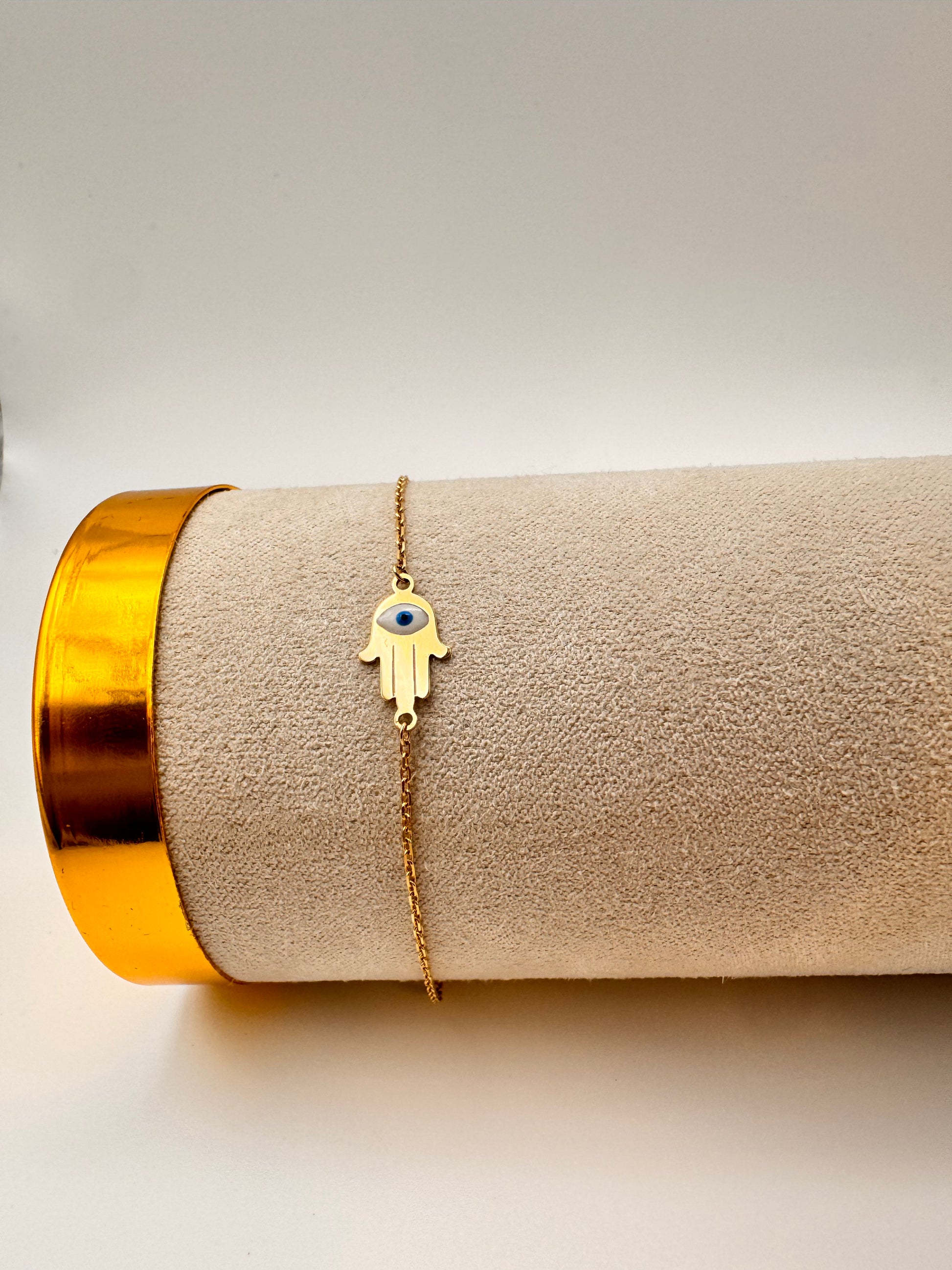 Hand of Fatima Bracelet 18k