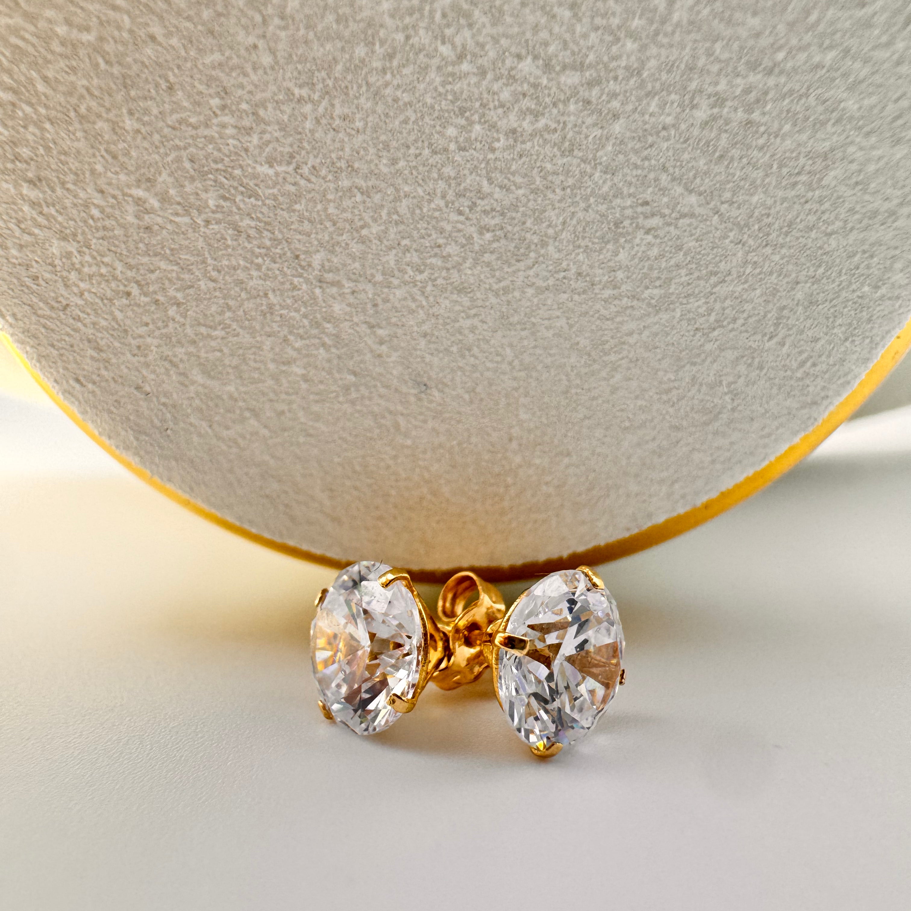 Point of light earrings 18k