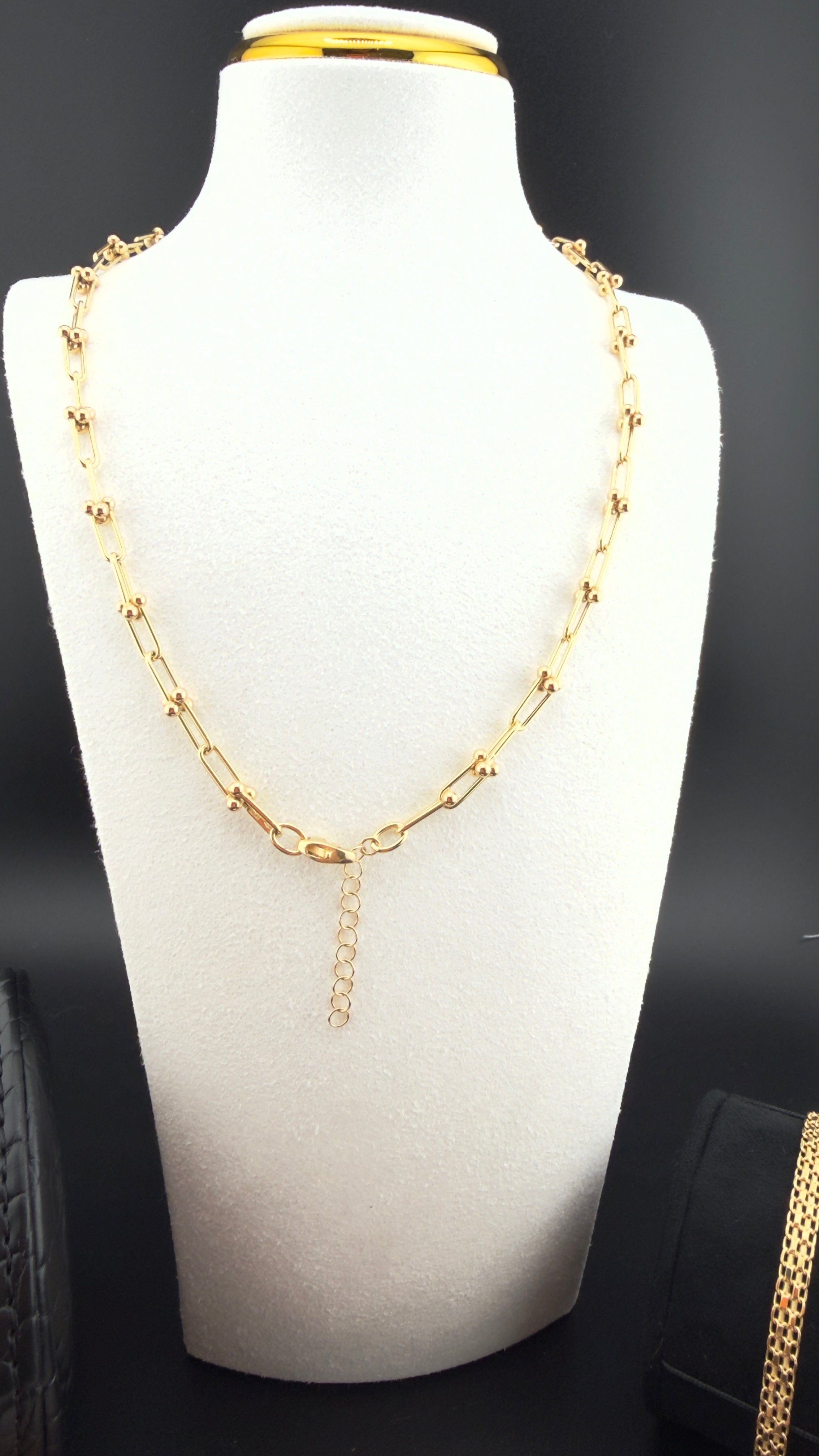 Chains (Cadenas)